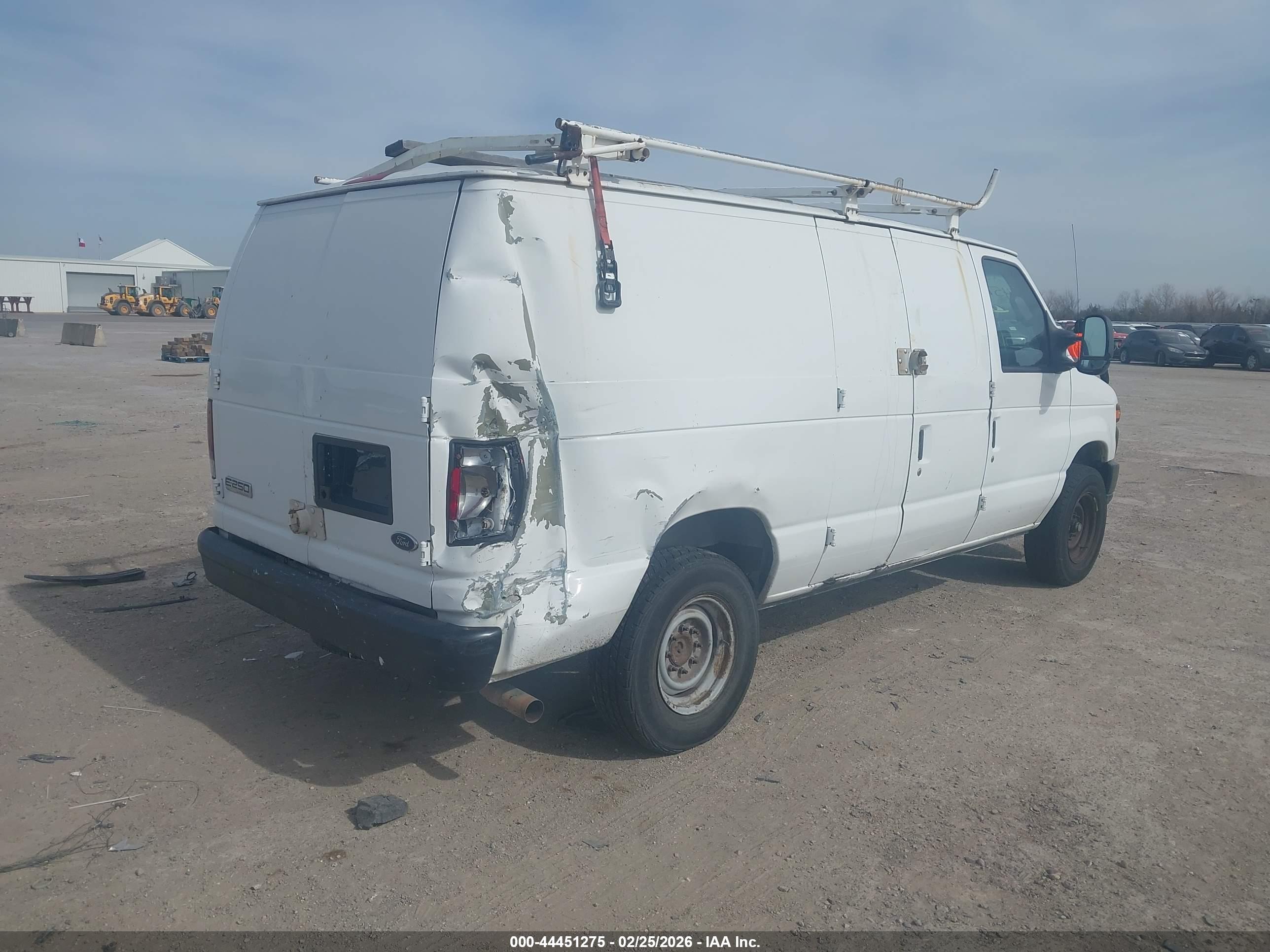 FORD E-250 image 4