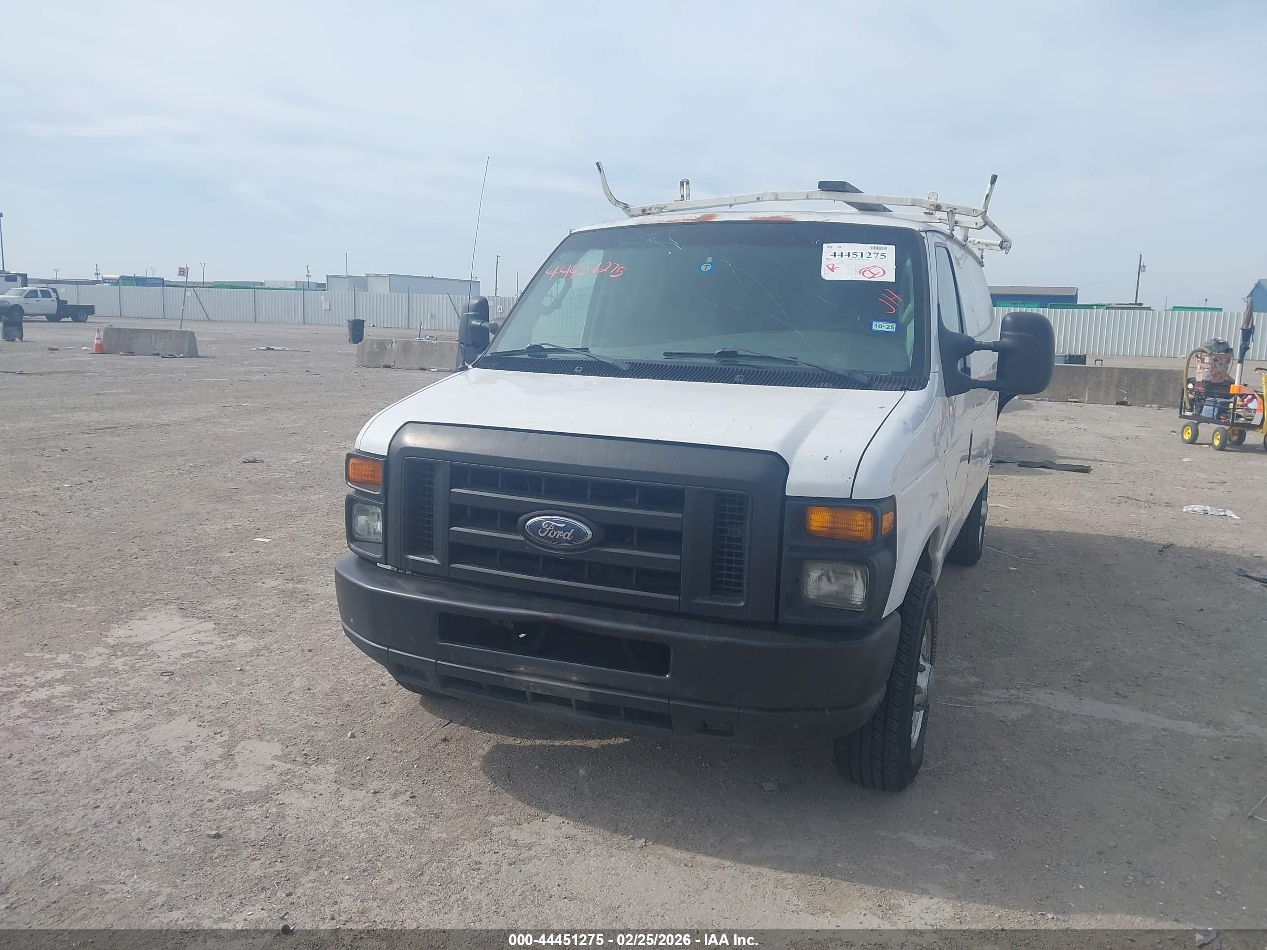 FORD E-250 image 6
