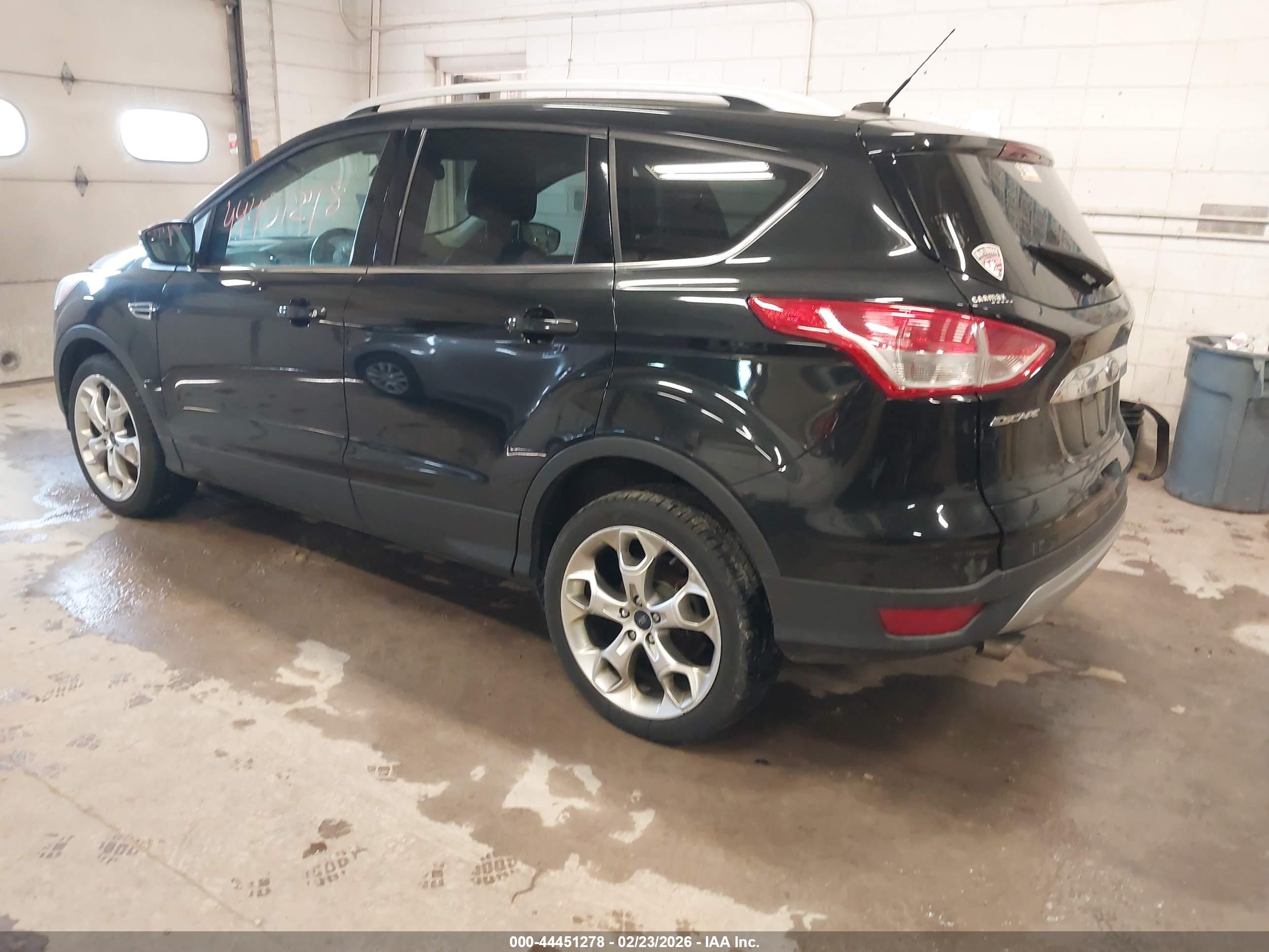 FORD ESCAPE image 3