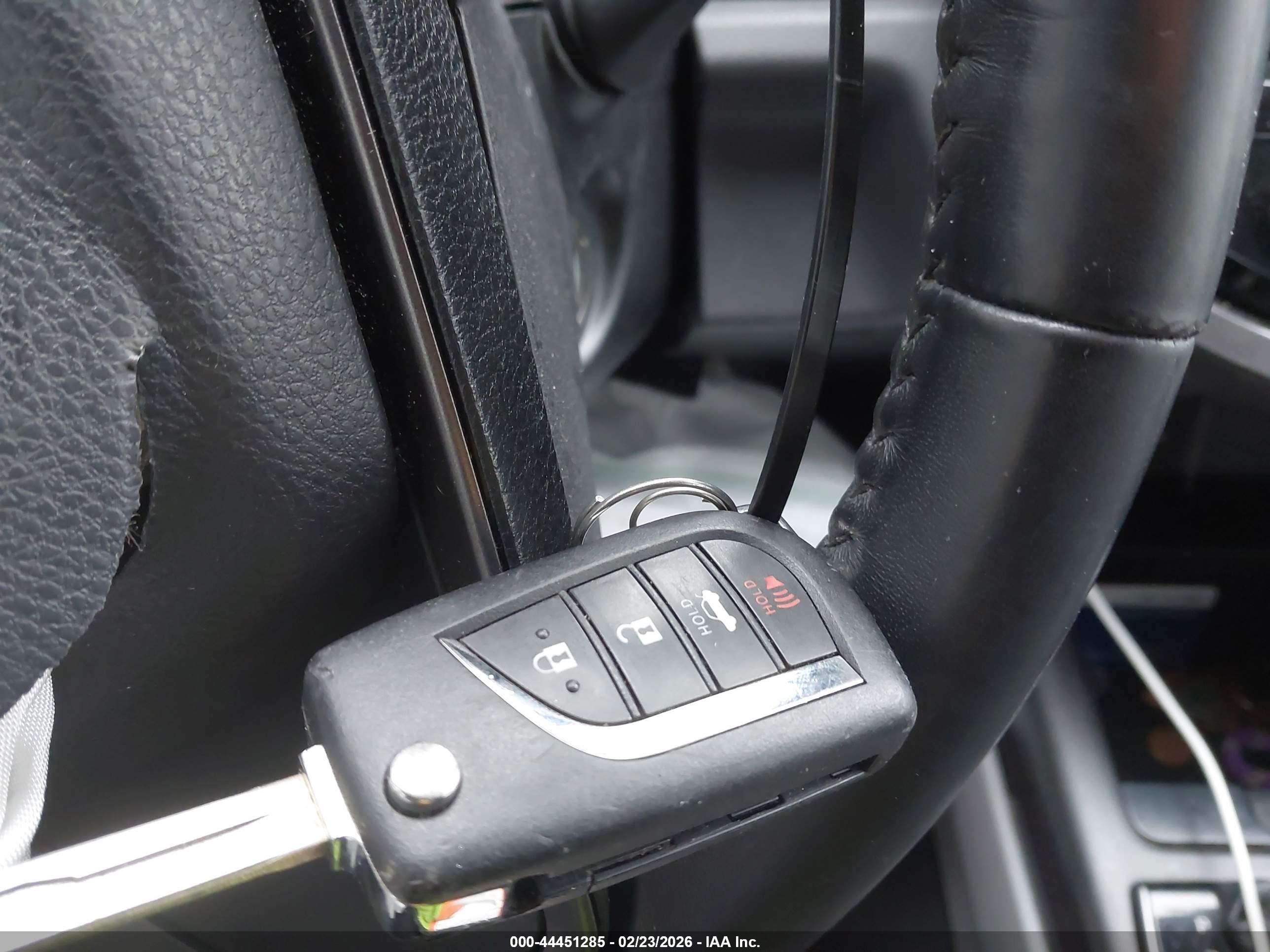 TOYOTA CAMRY image 11