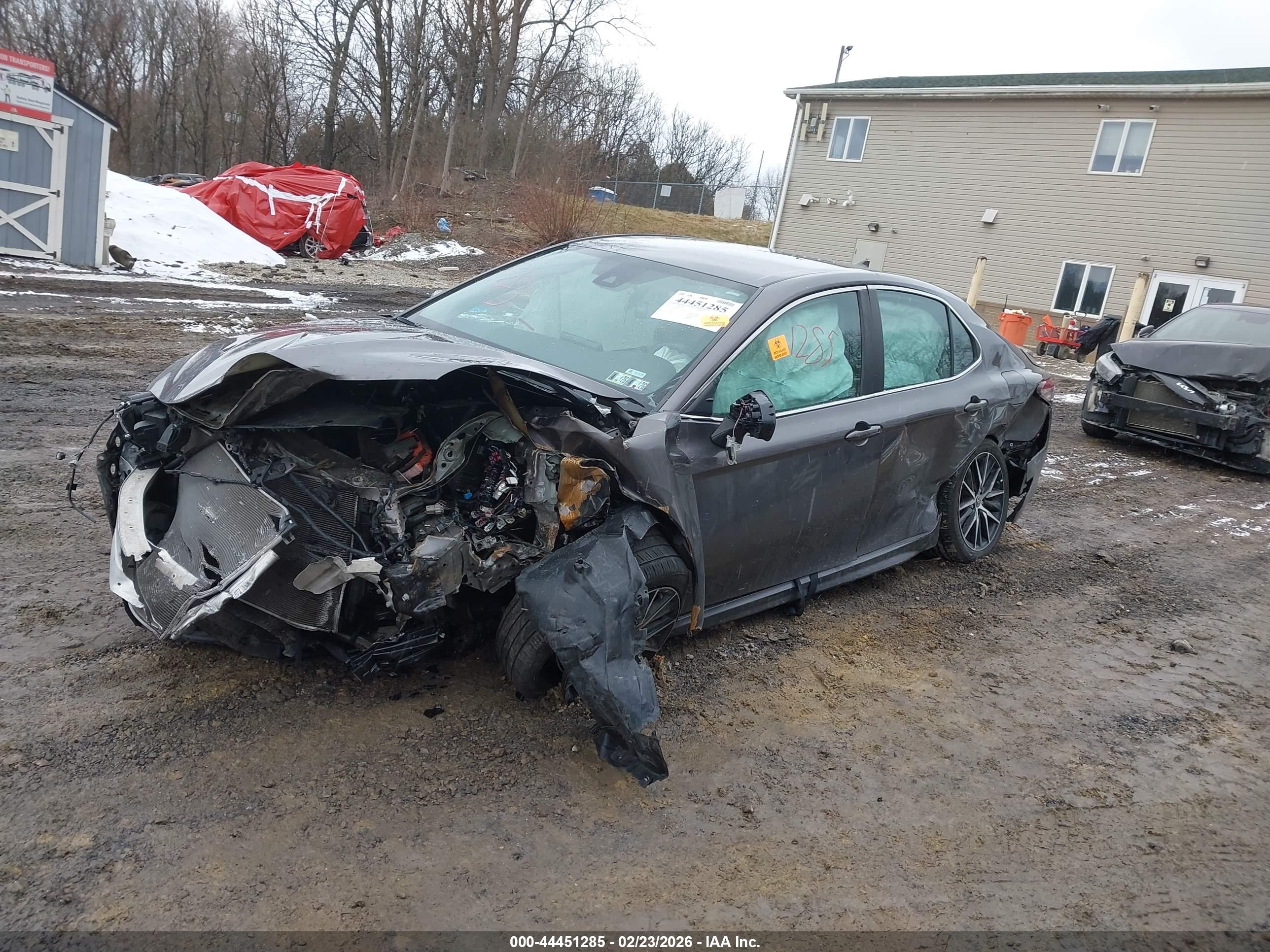 TOYOTA CAMRY image 2