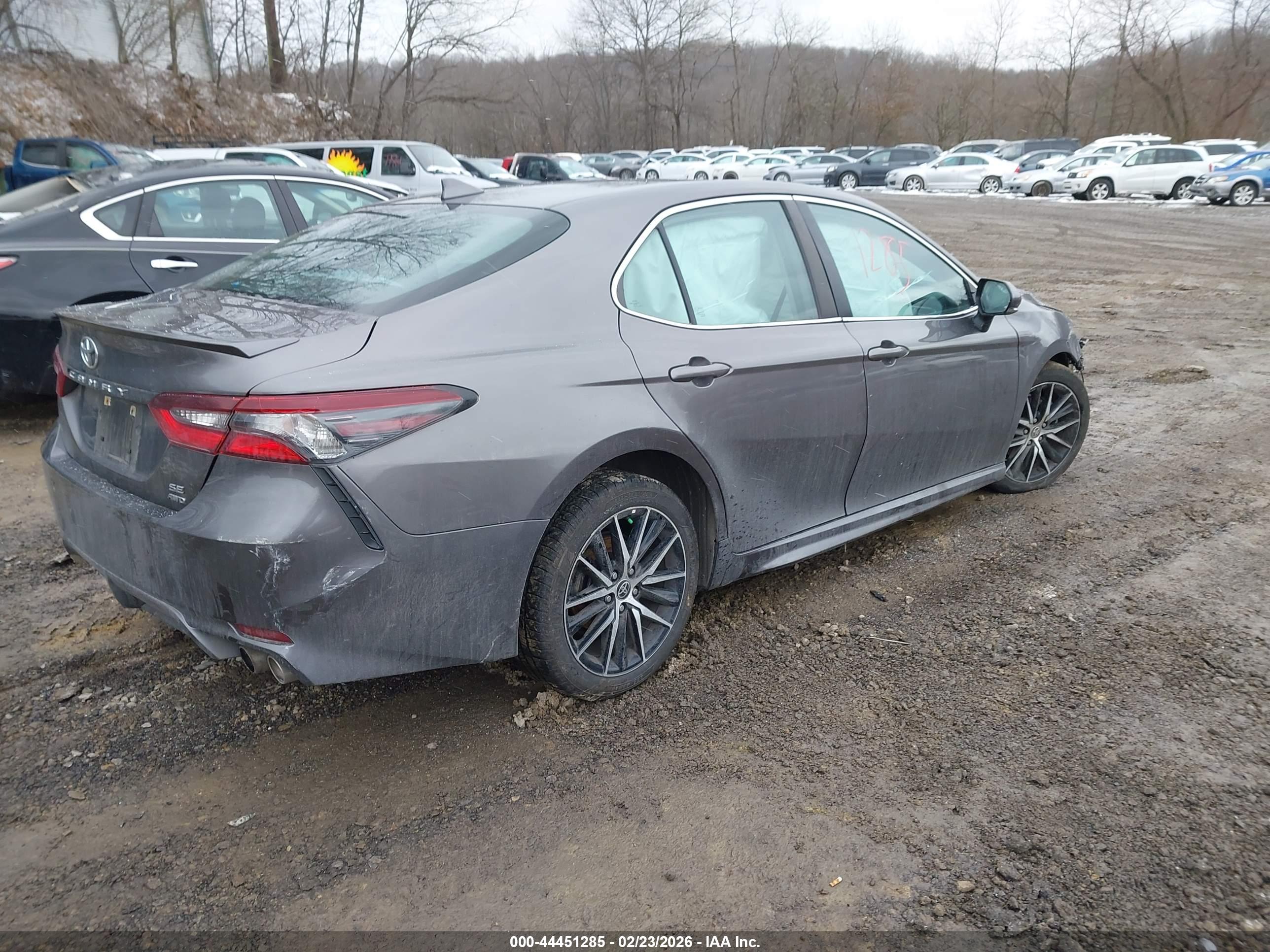 TOYOTA CAMRY image 4