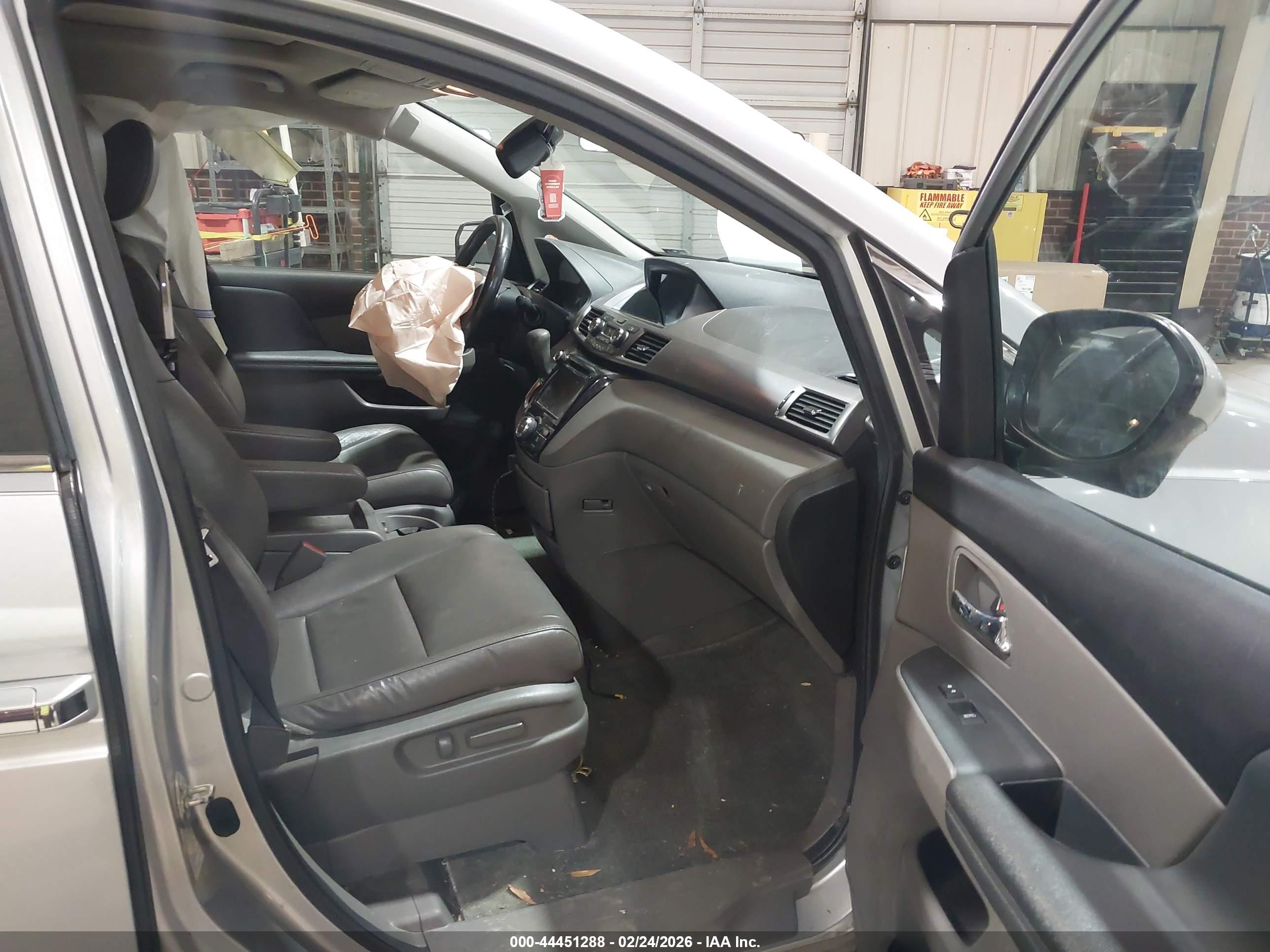 HONDA ODYSSEY image 5