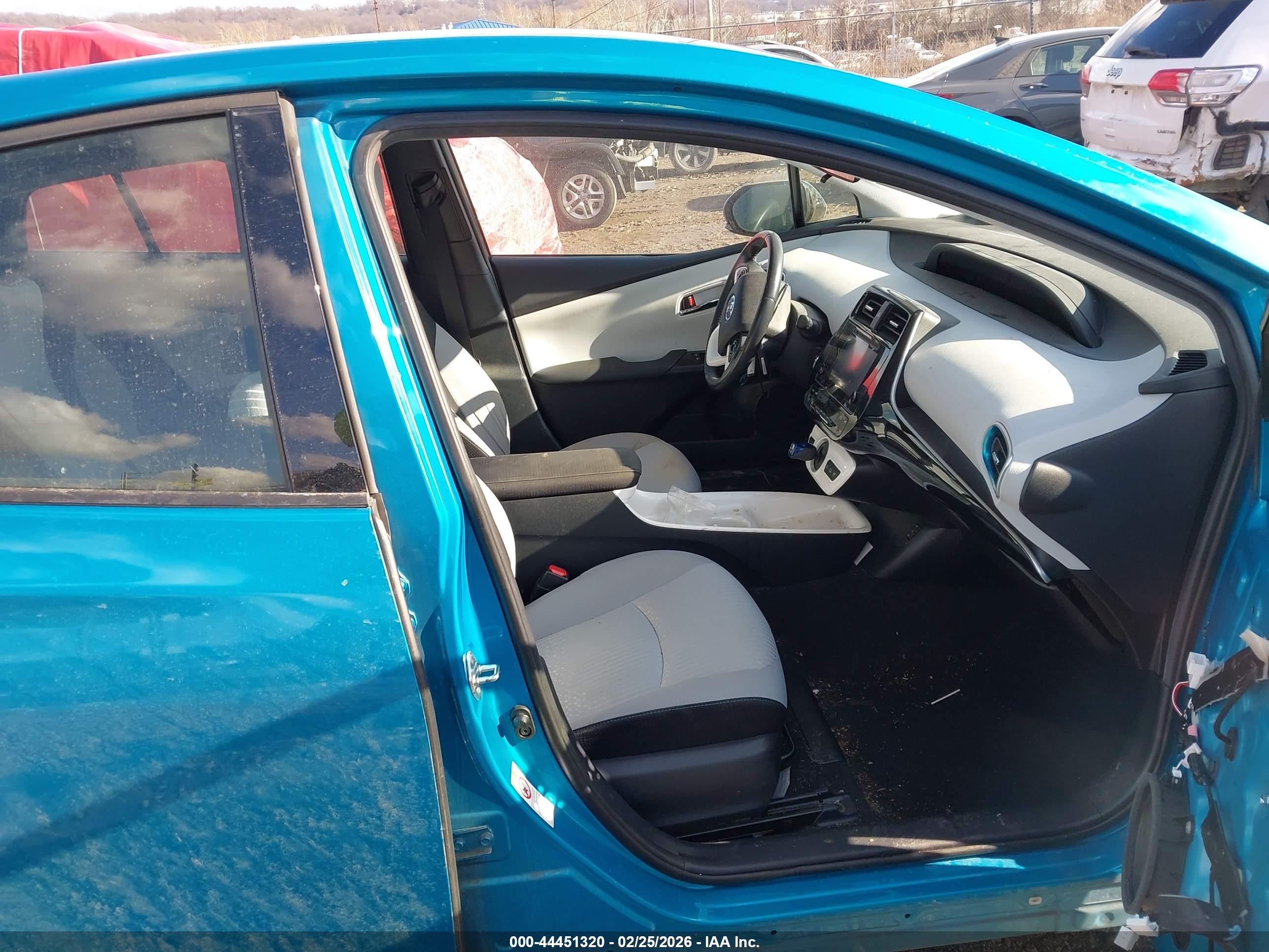 TOYOTA PRIUS image 5