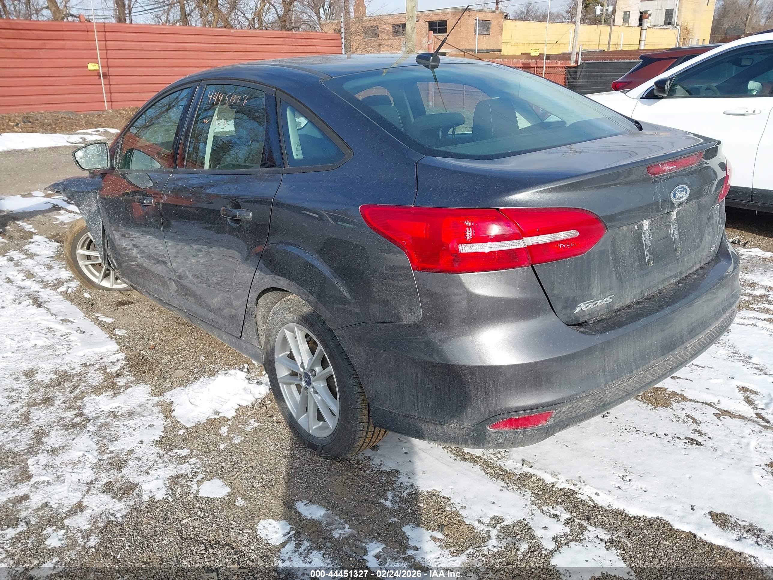 FORD FOCUS image 3