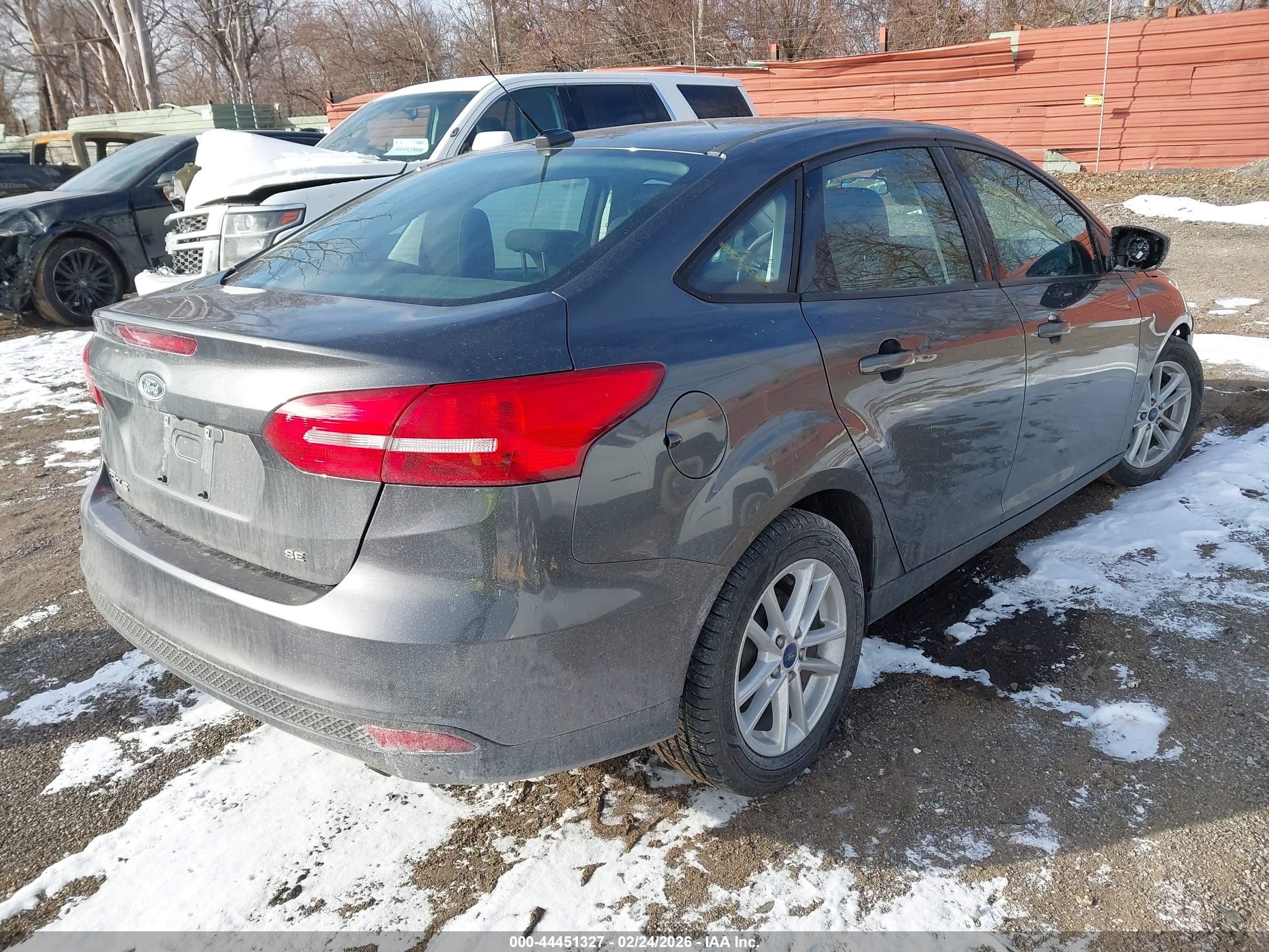 FORD FOCUS image 4