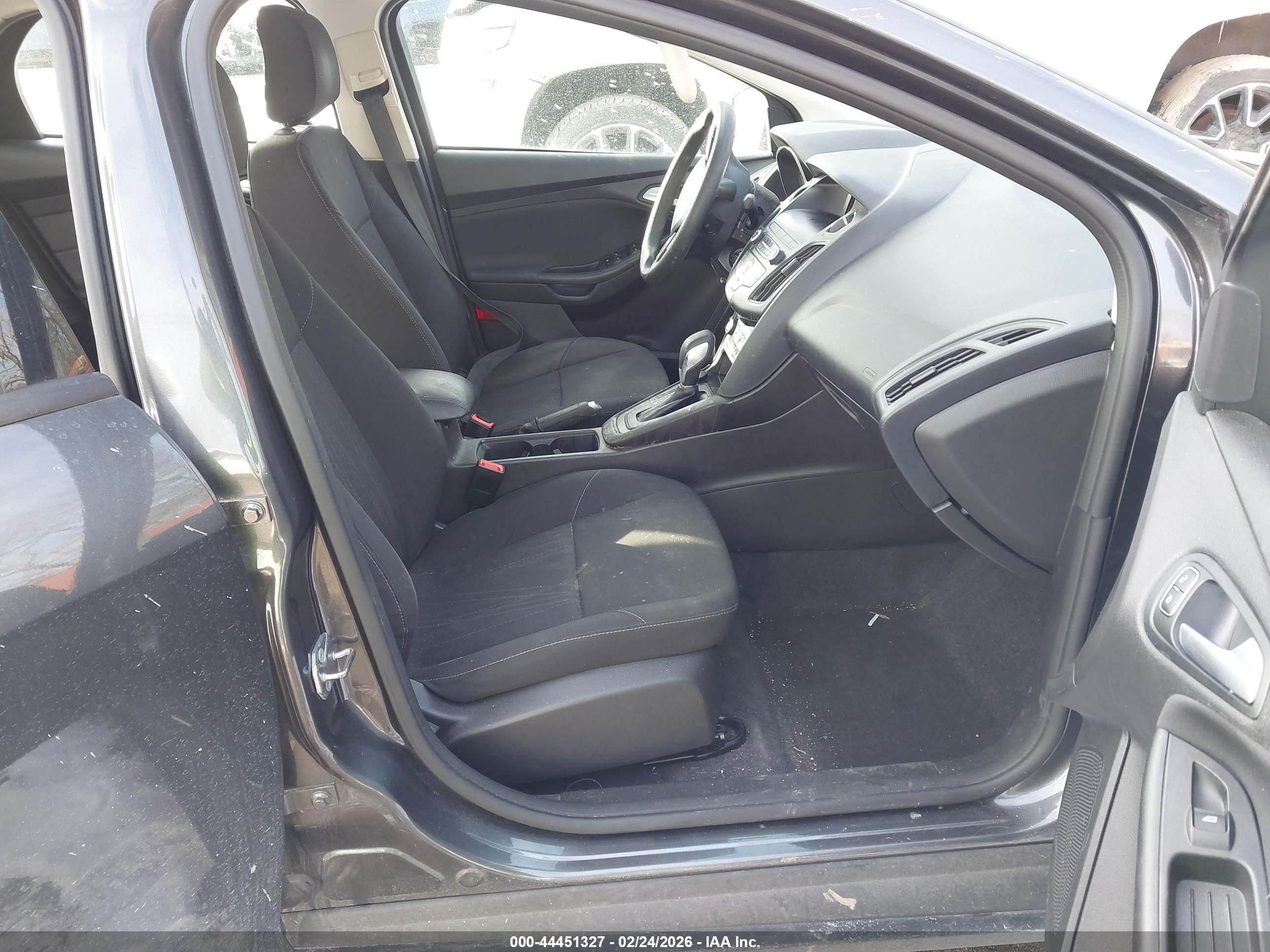 FORD FOCUS image 5