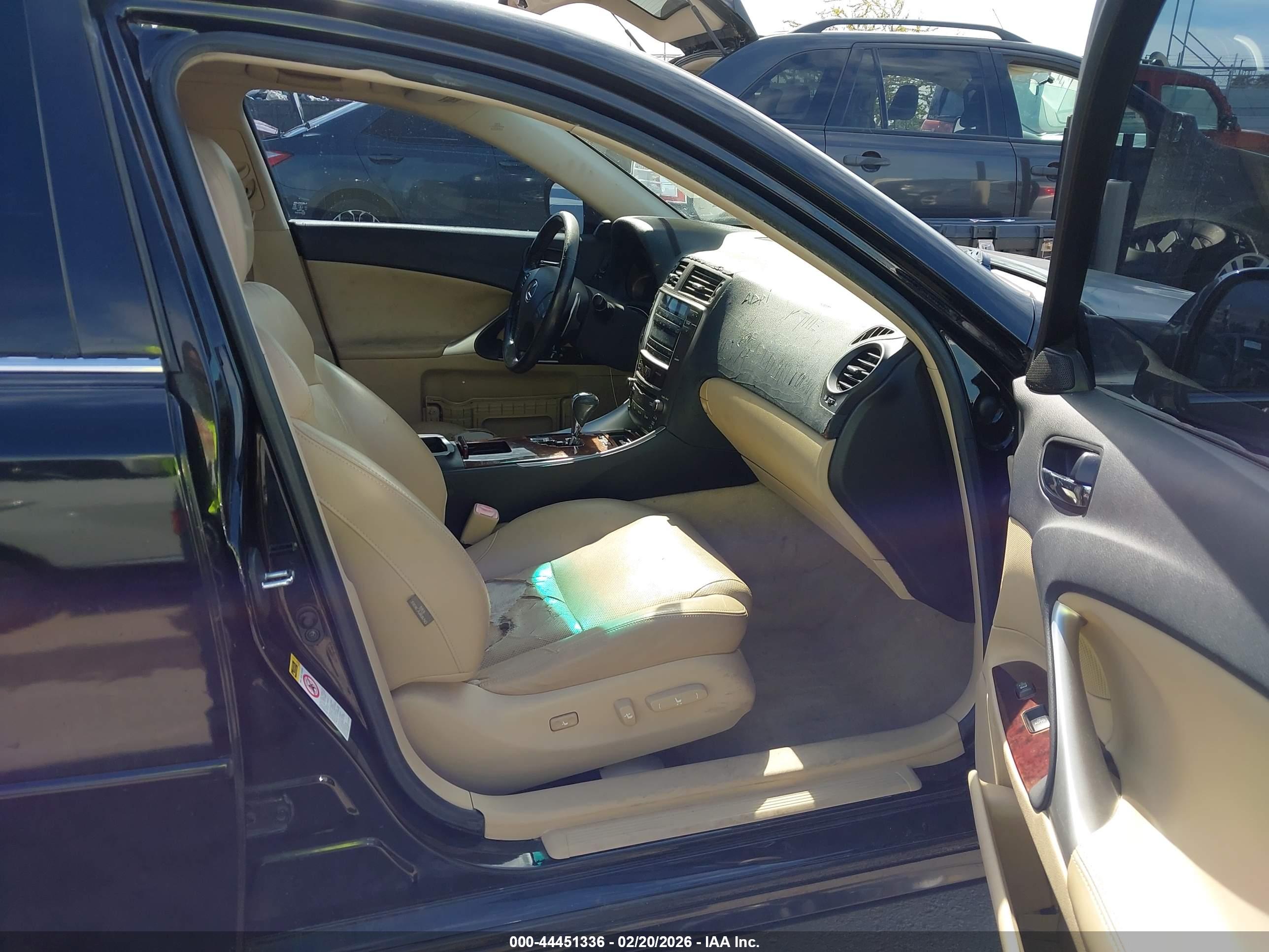 LEXUS IS image 5