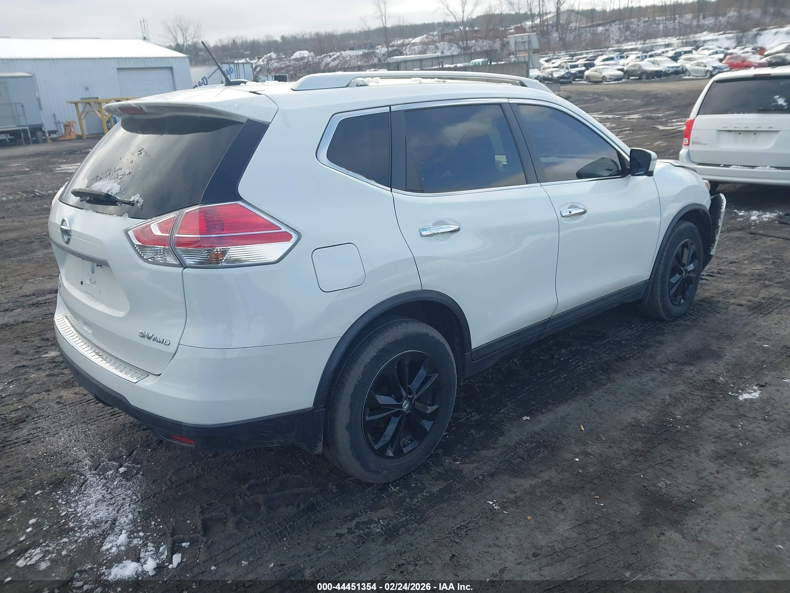 NISSAN ROGUE image 4