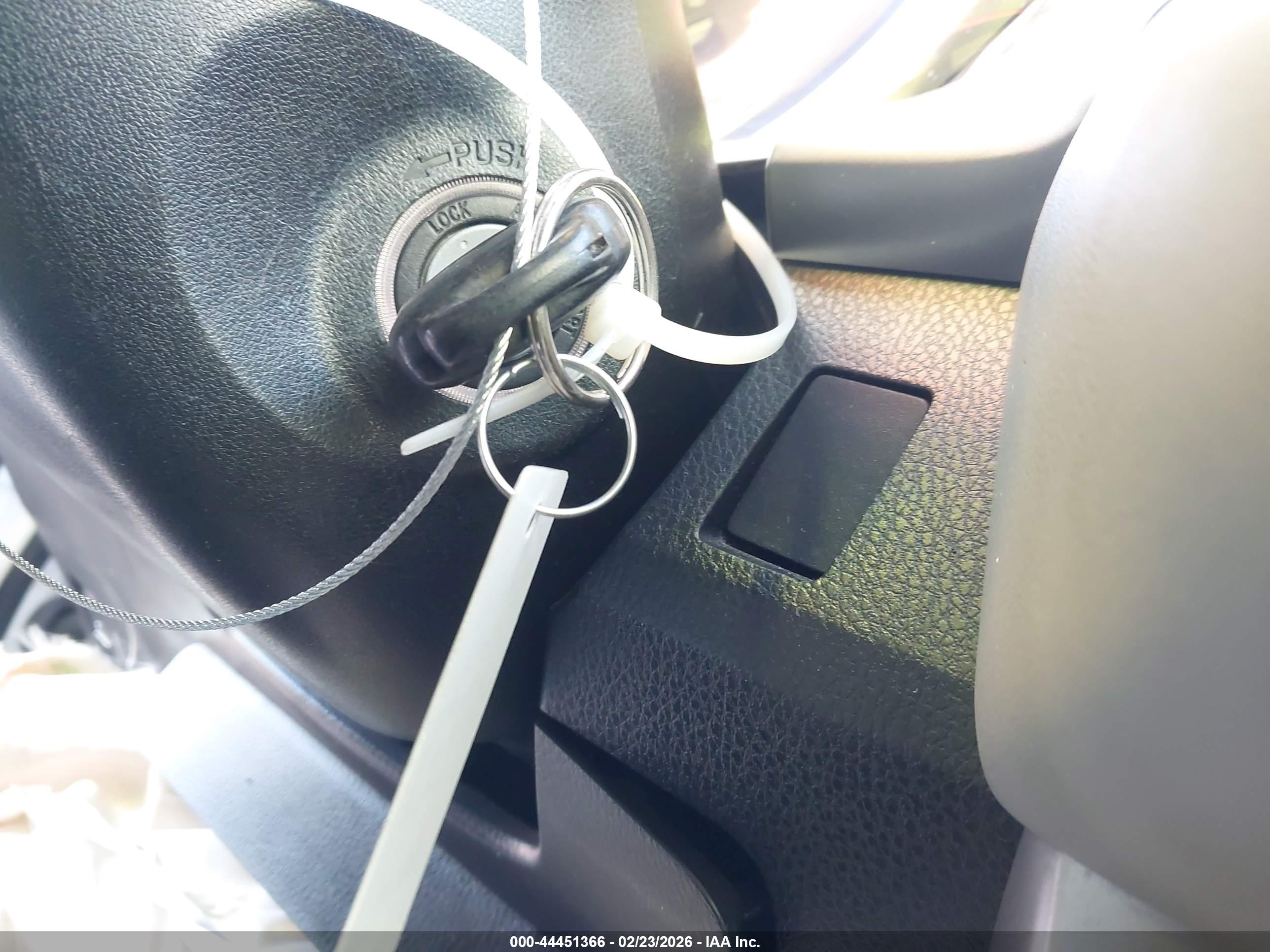TOYOTA RAV4 image 11
