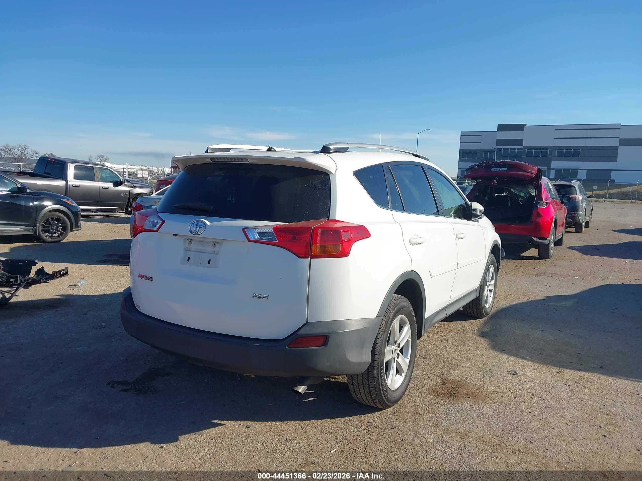 TOYOTA RAV4 image 4