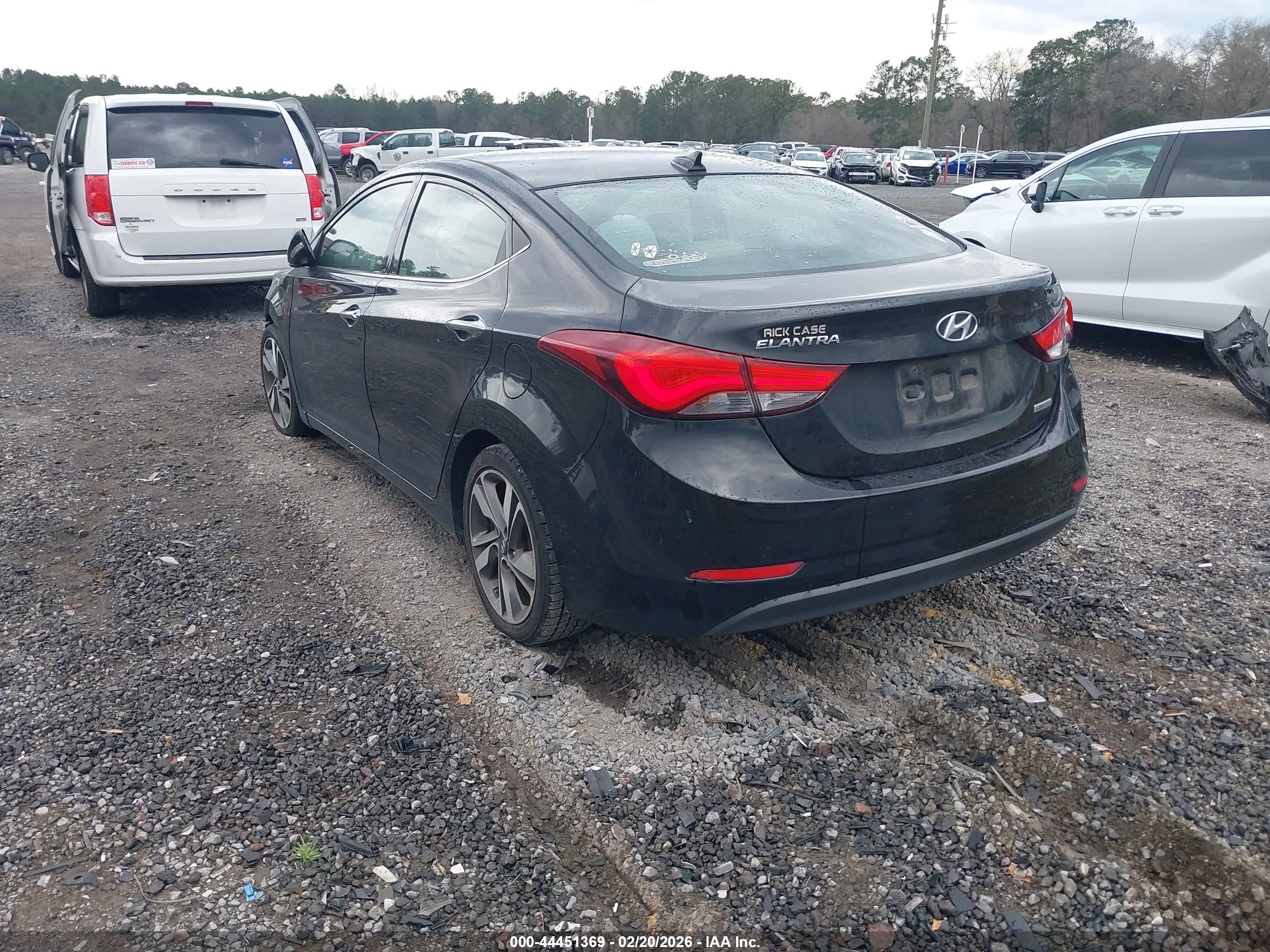 HYUNDAI ELANTRA image 3