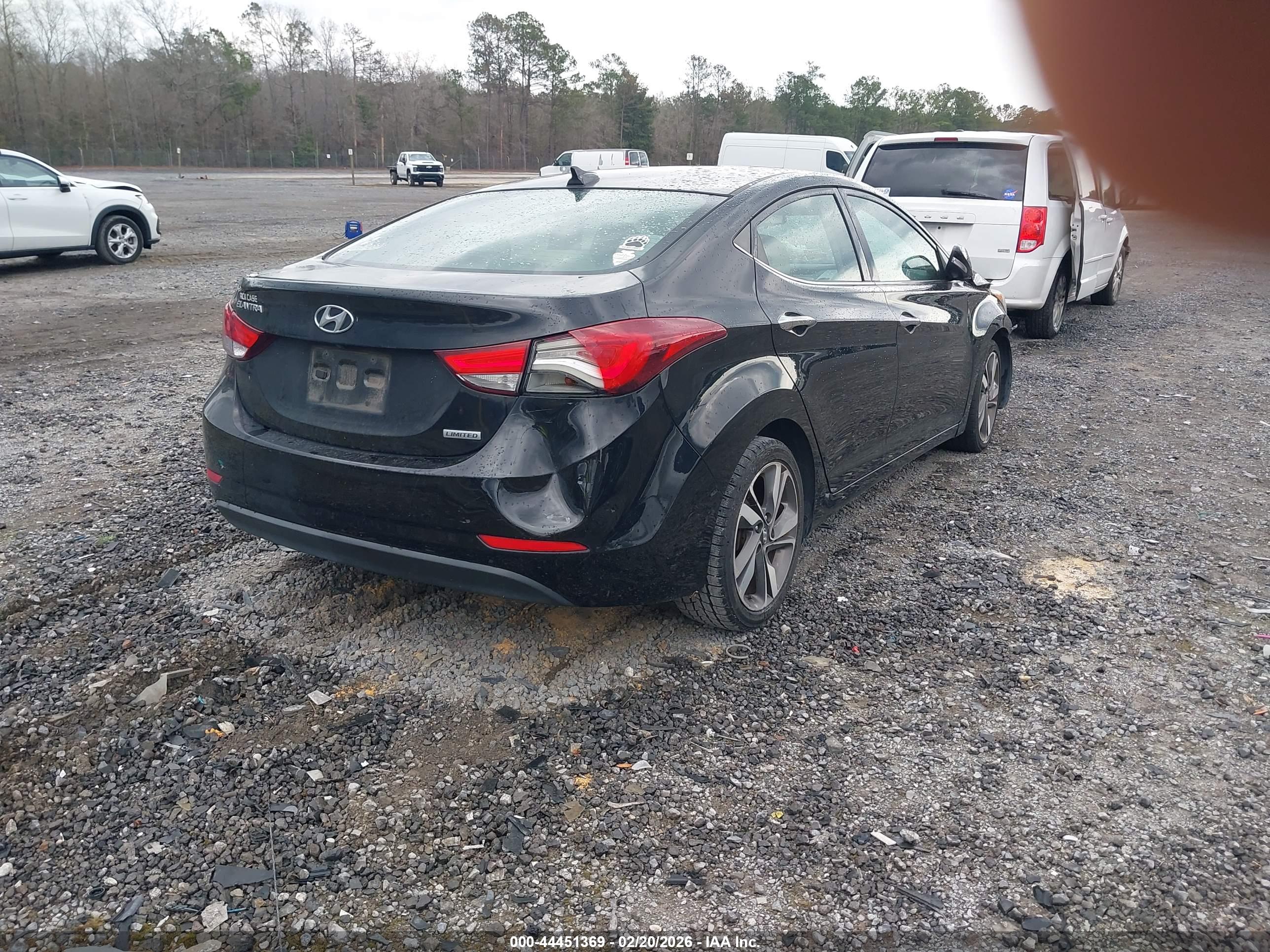 HYUNDAI ELANTRA image 4