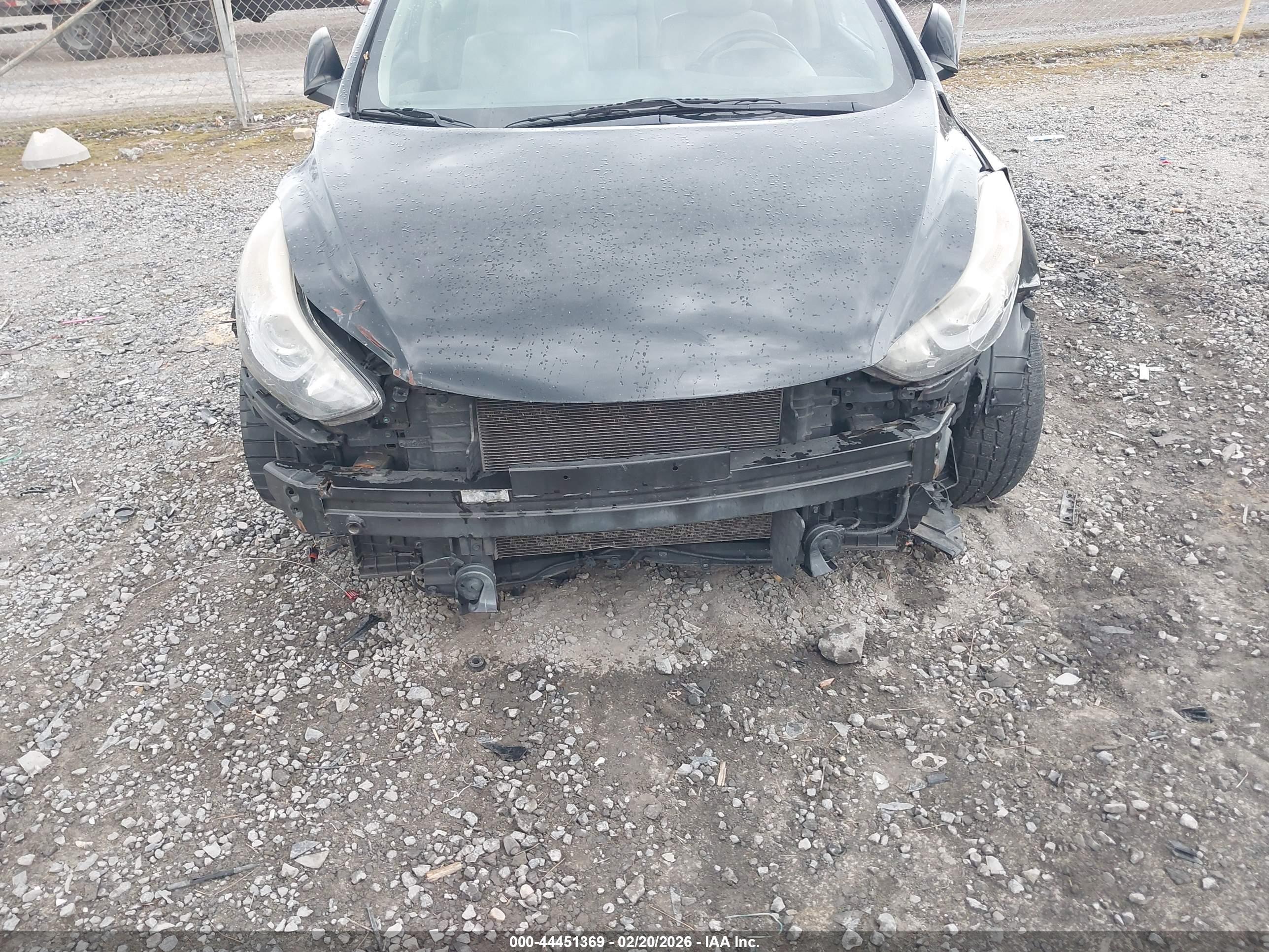 HYUNDAI ELANTRA image 6