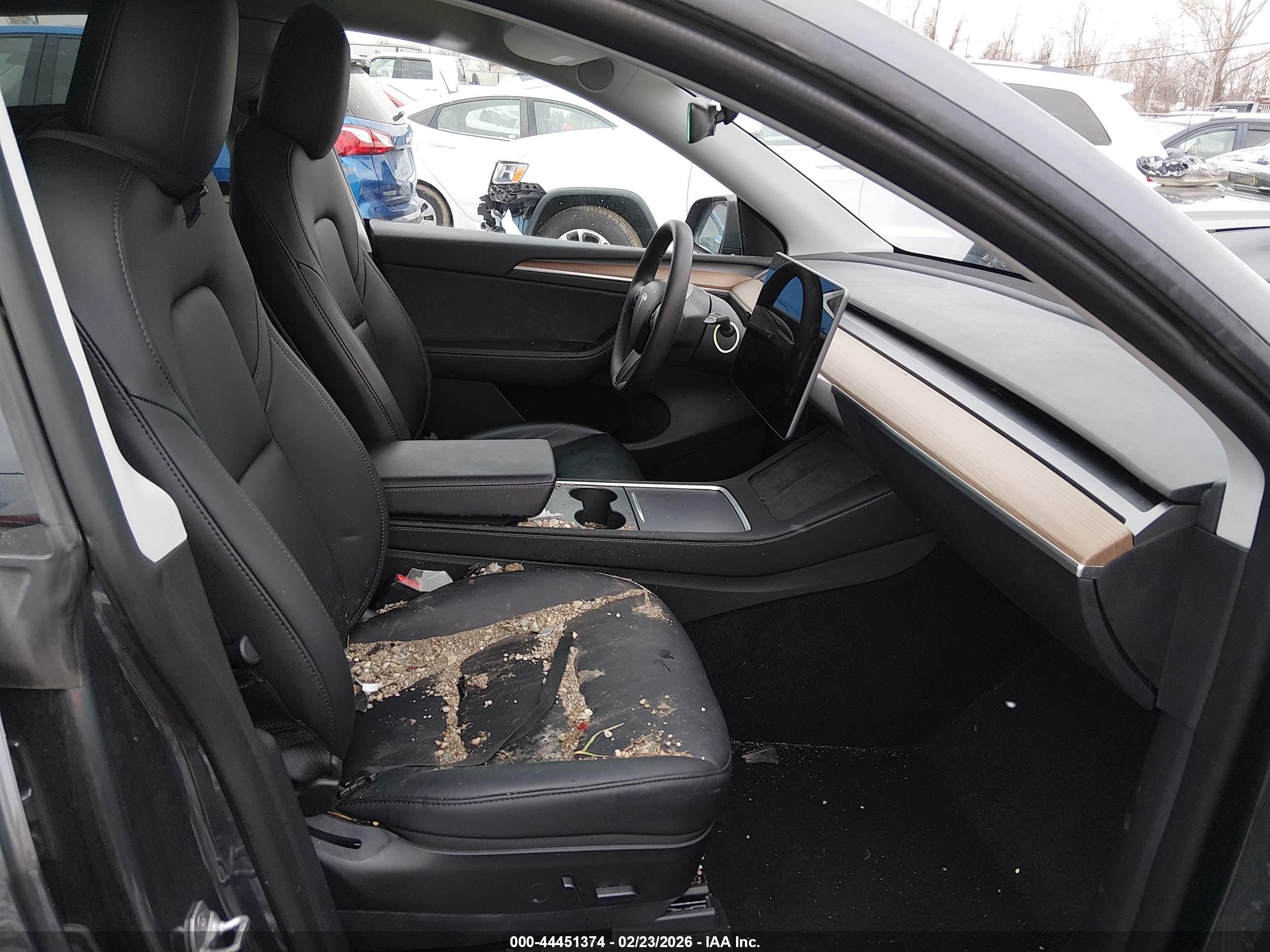 TESLA MODEL image 5