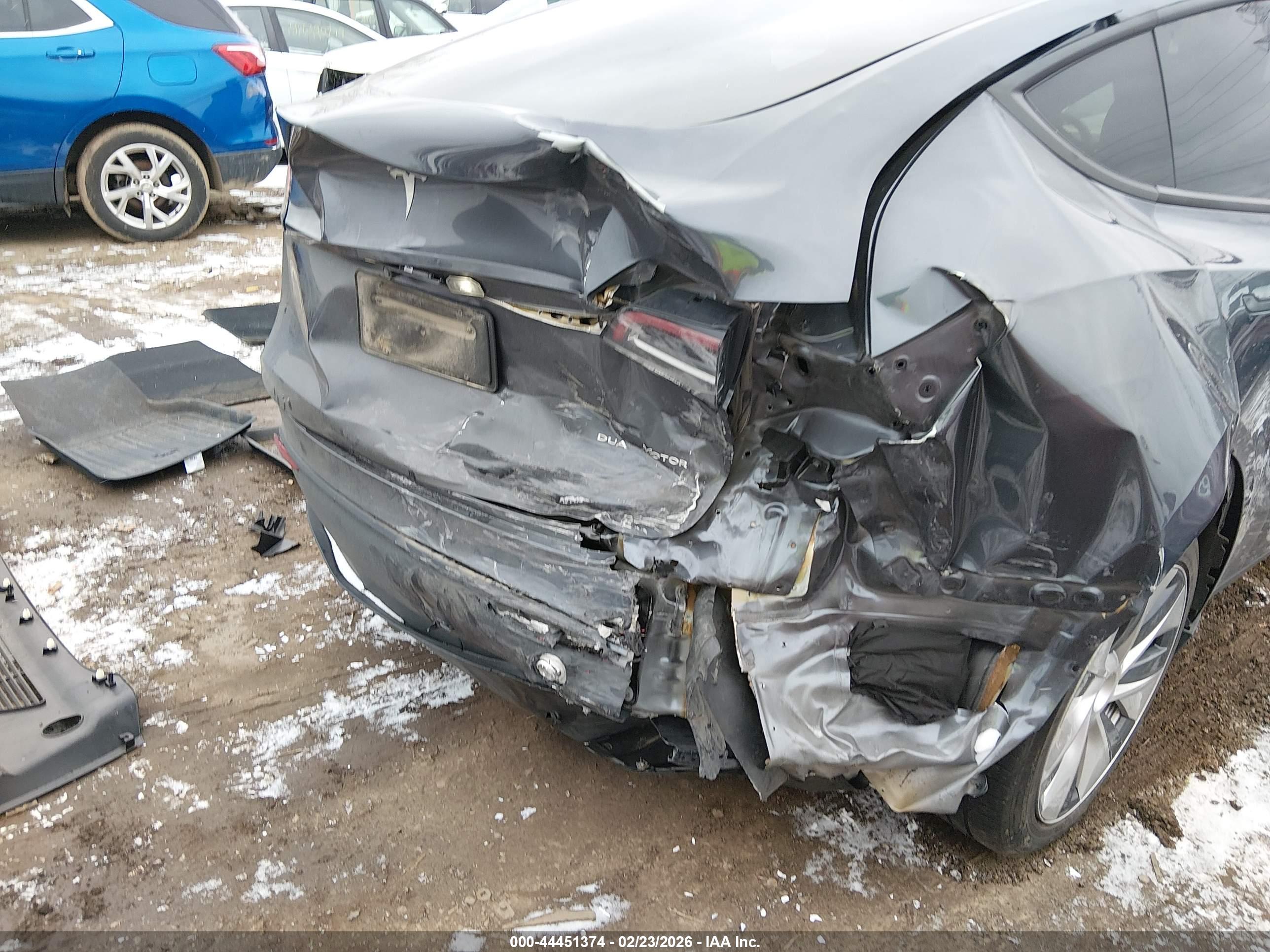TESLA MODEL image 6
