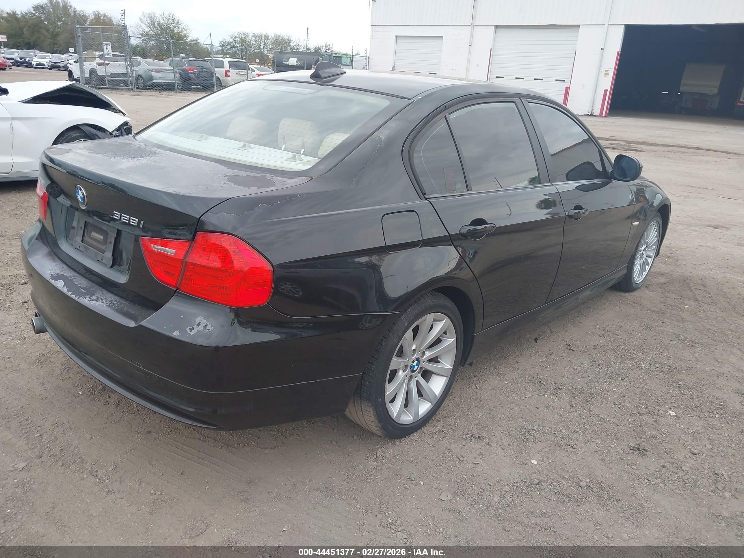 BMW 328I image 4