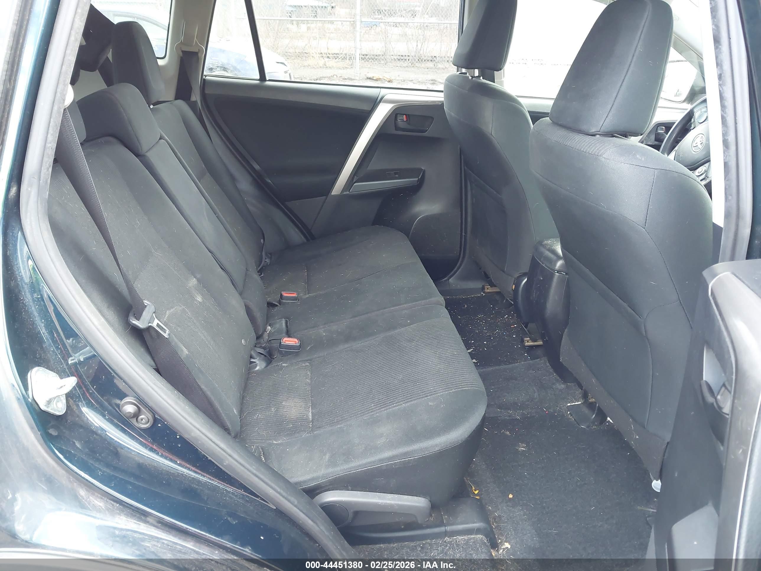 TOYOTA RAV4 image 8