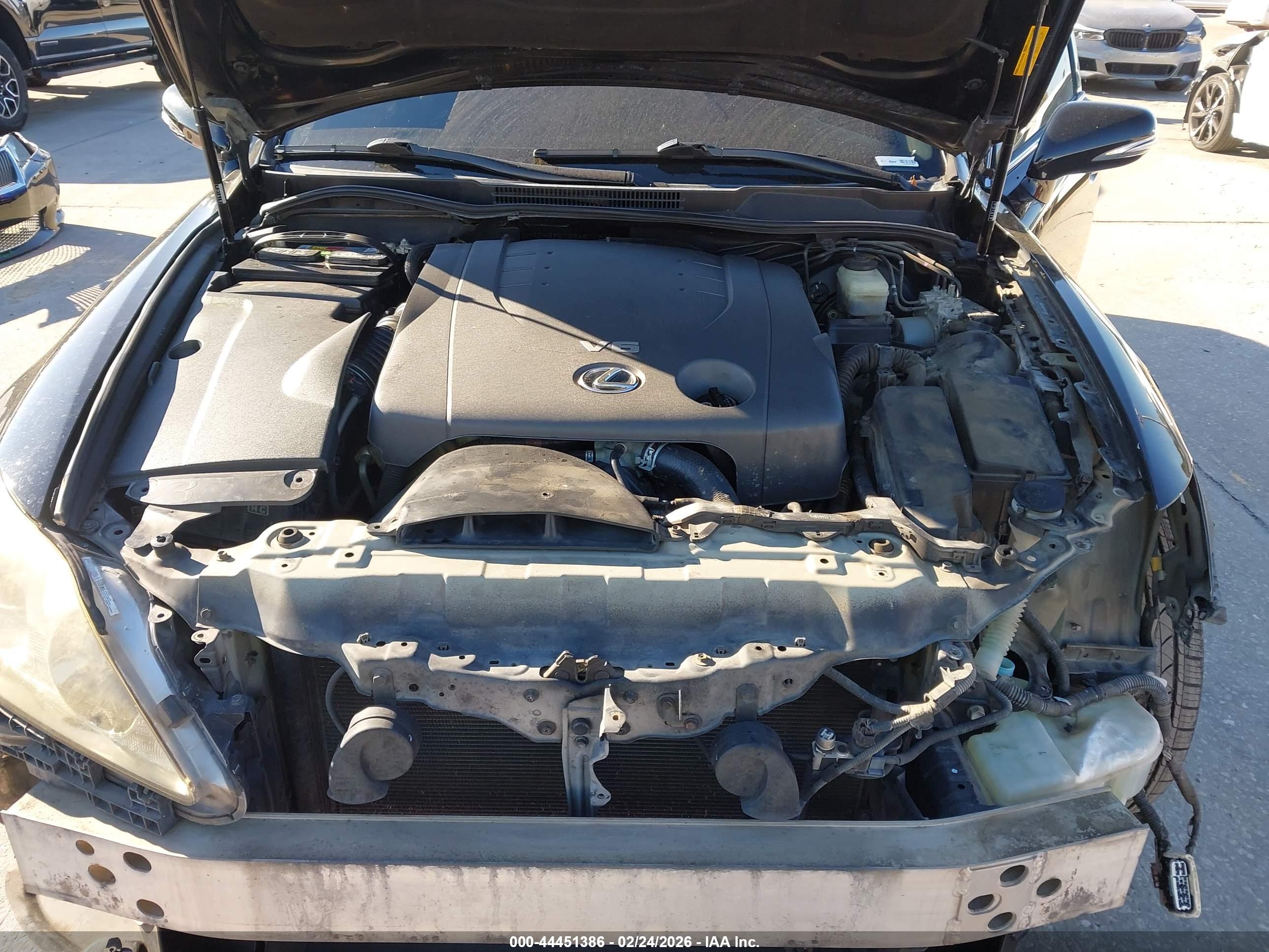 LEXUS IS image 10