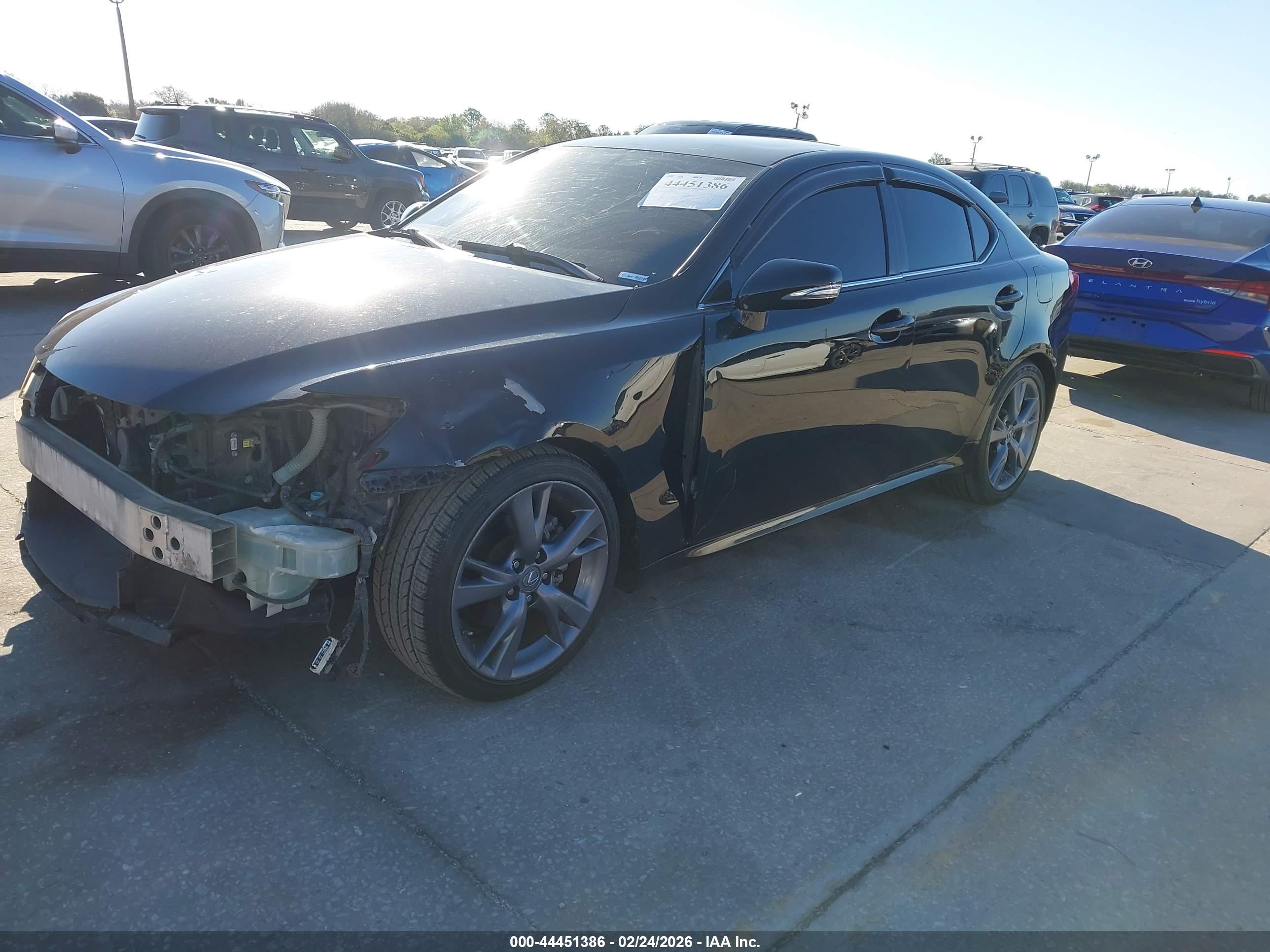LEXUS IS image 2