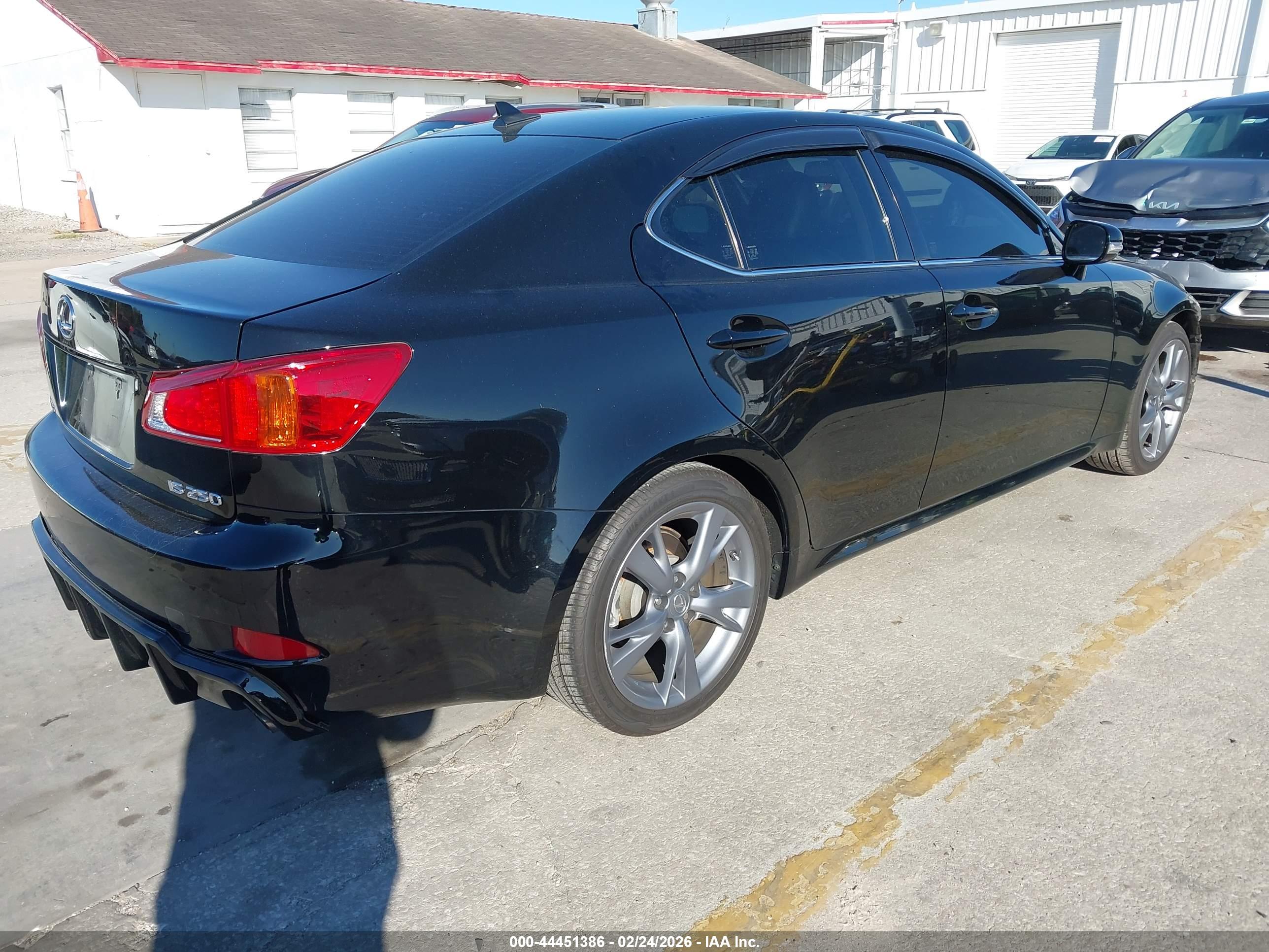 LEXUS IS image 4