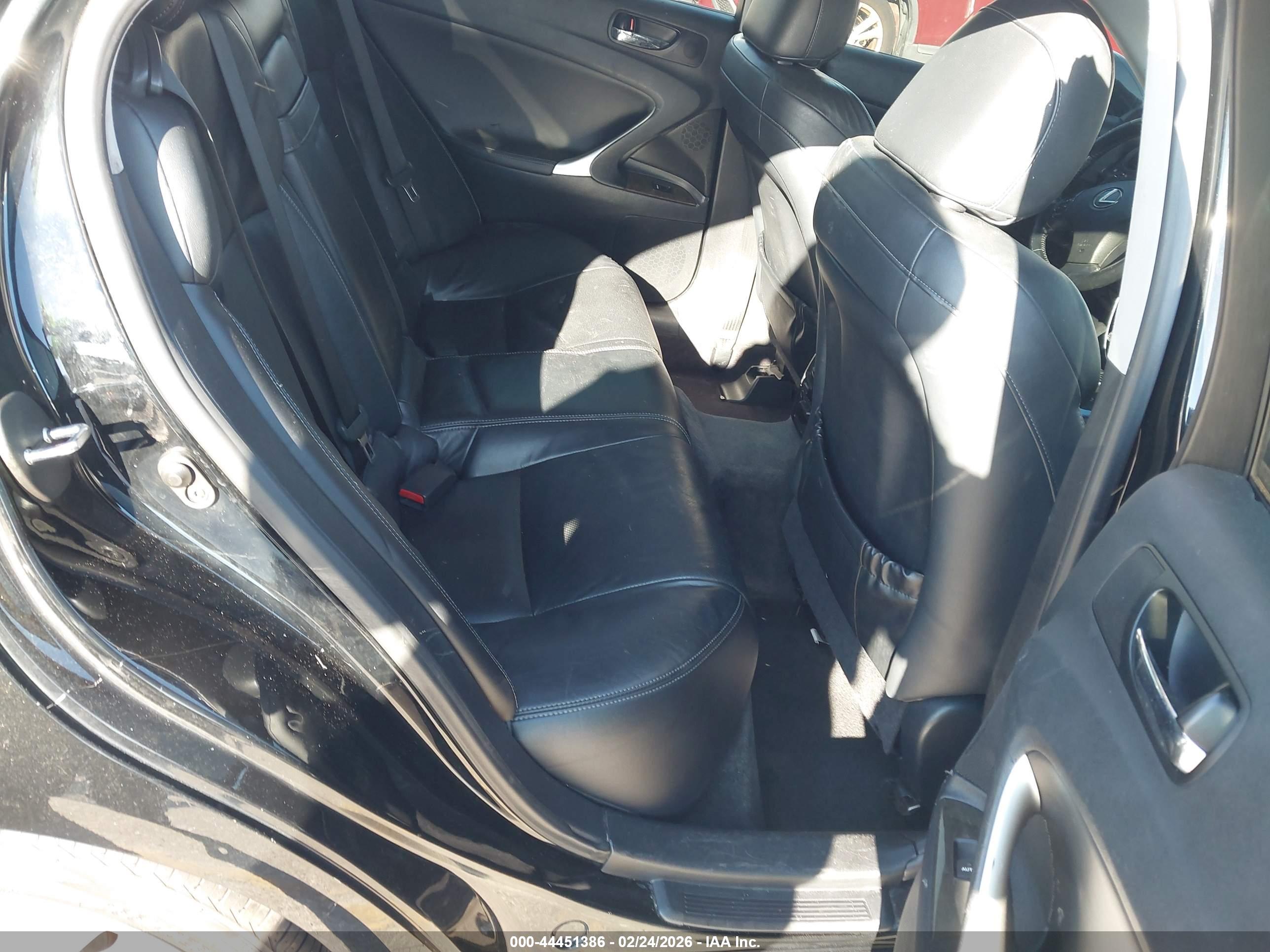 LEXUS IS image 8