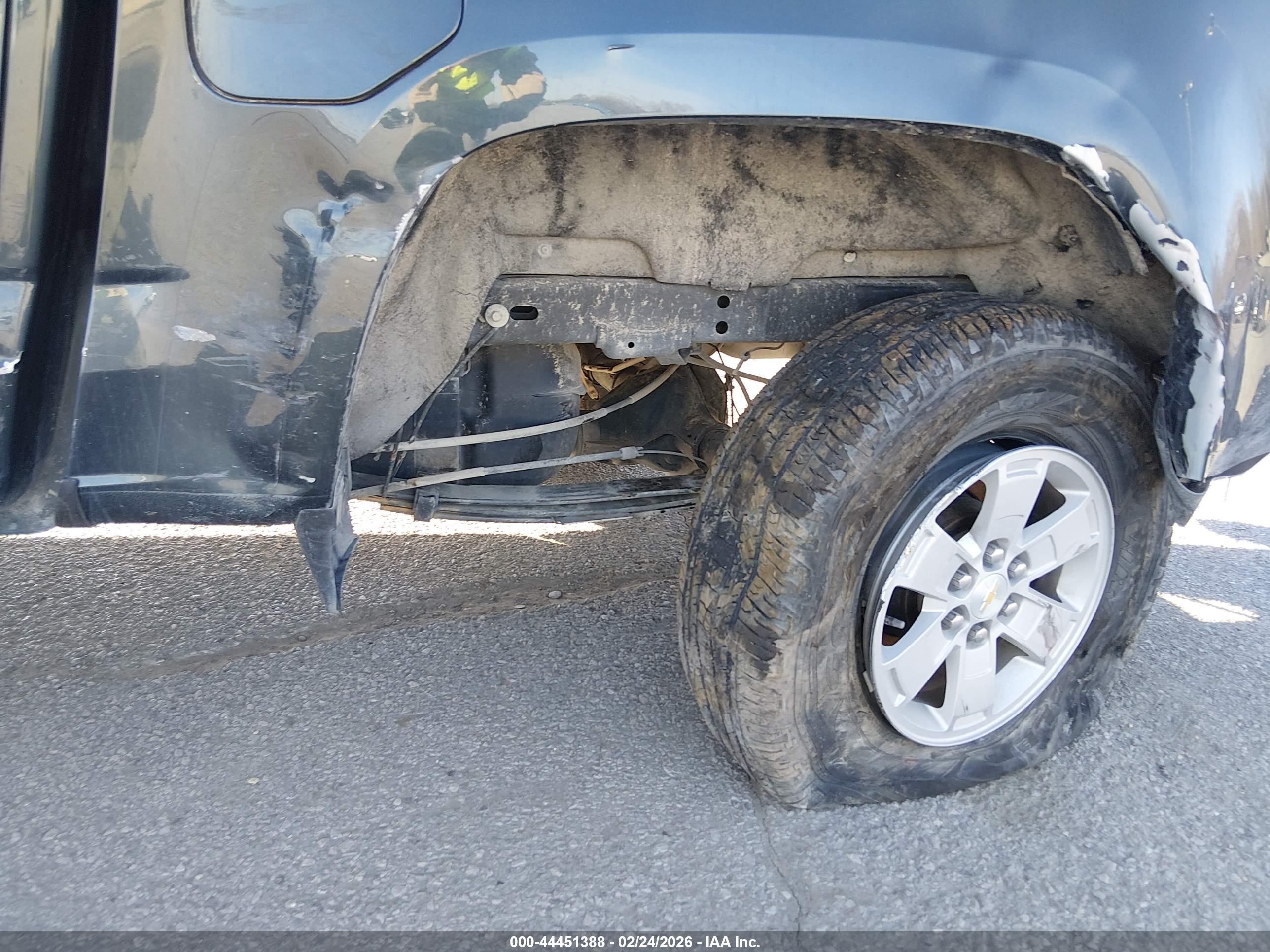 CHEVROLET COLORADO image 6