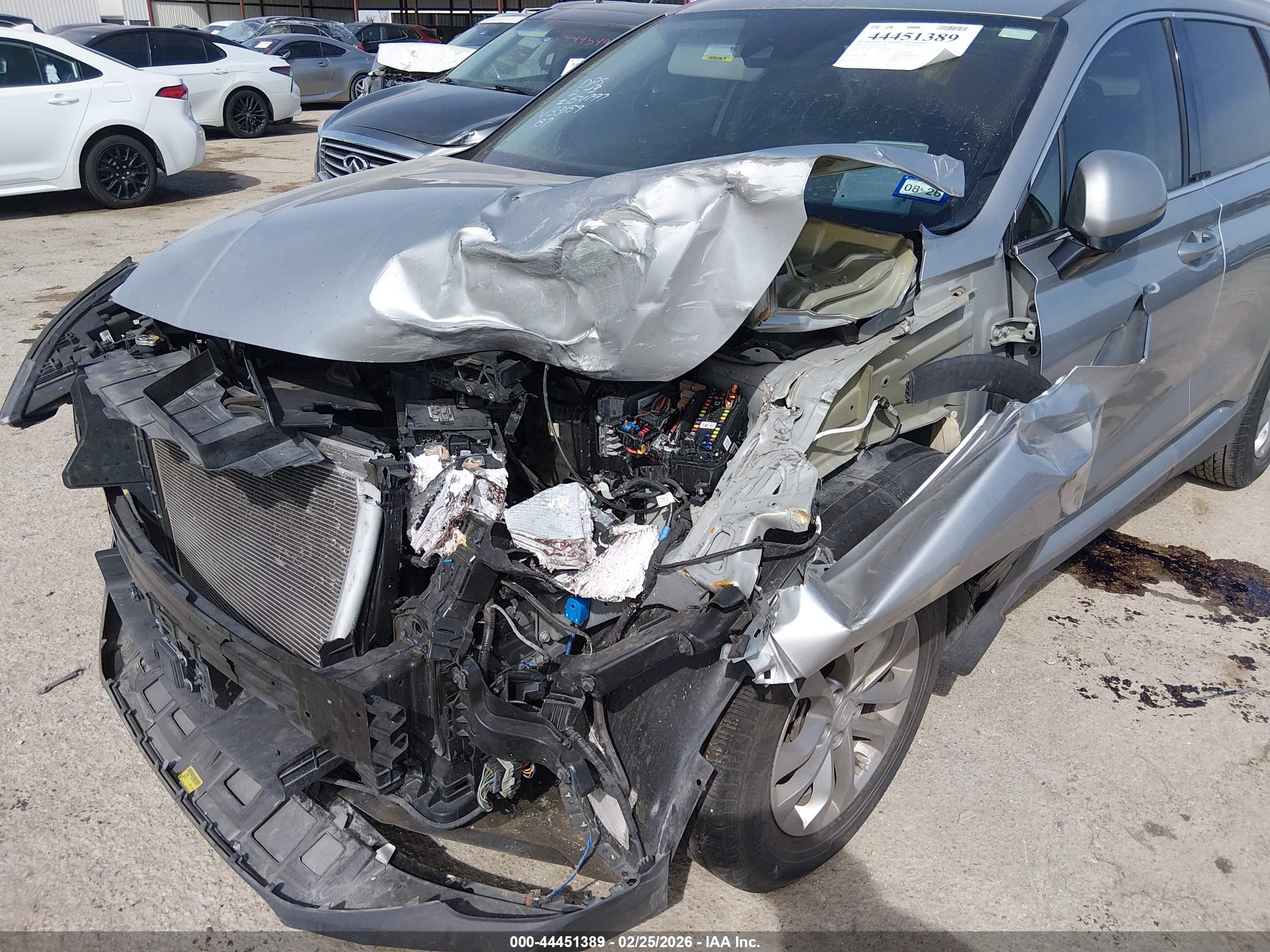 HYUNDAI SANTA image 6