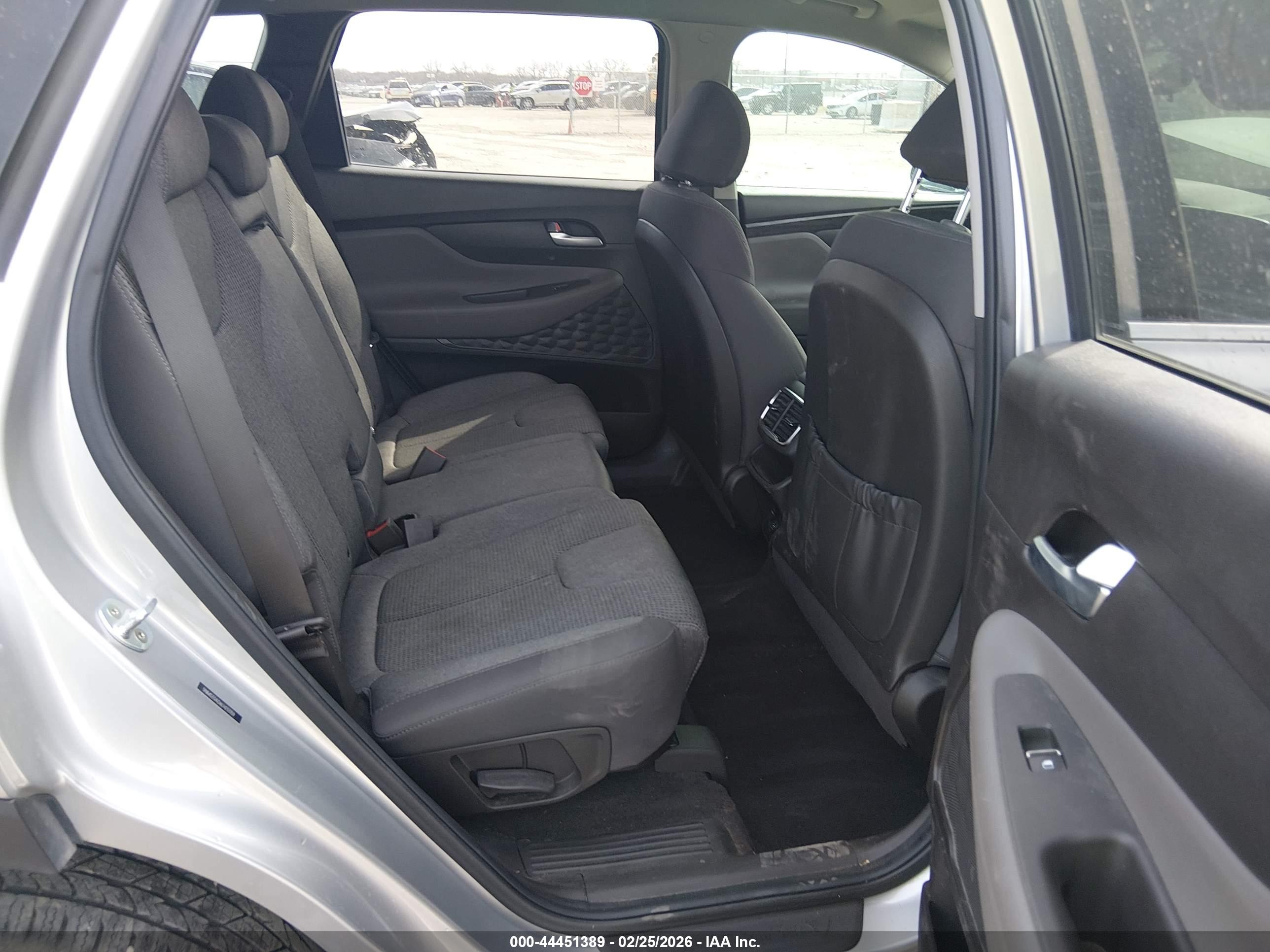 HYUNDAI SANTA image 8