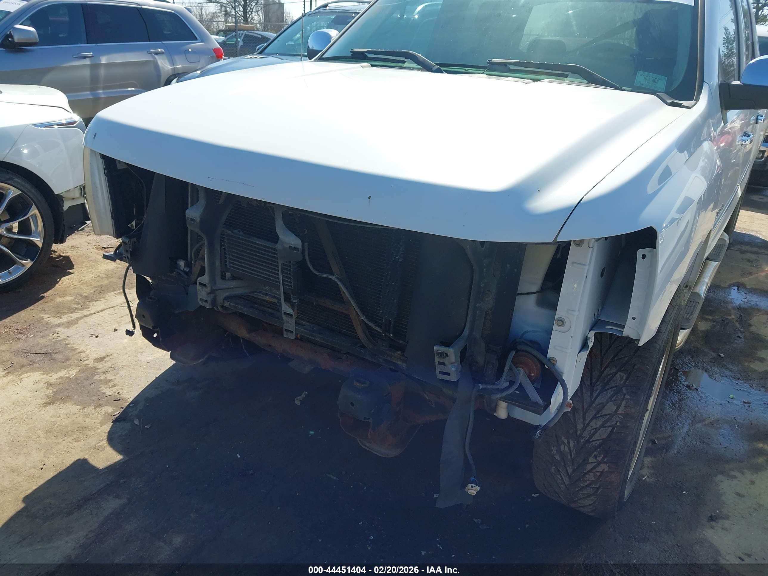 CHEVROLET SILVERADO image 6
