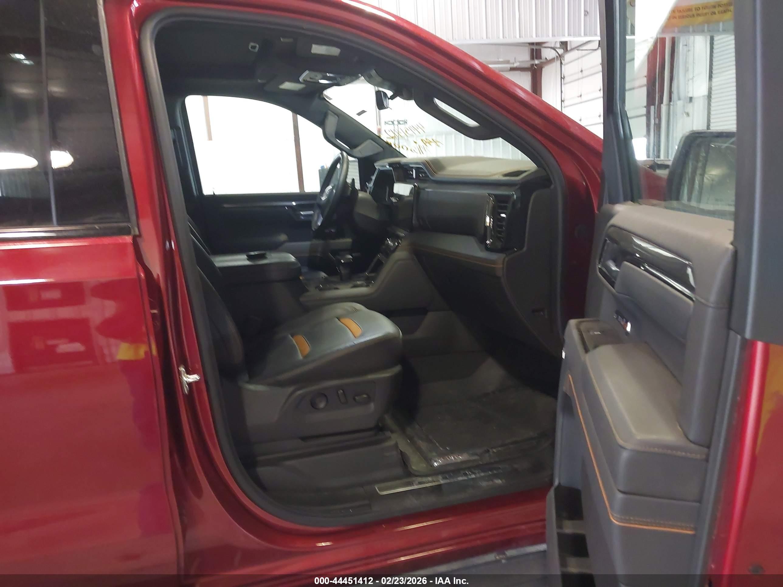 GMC SIERRA image 5