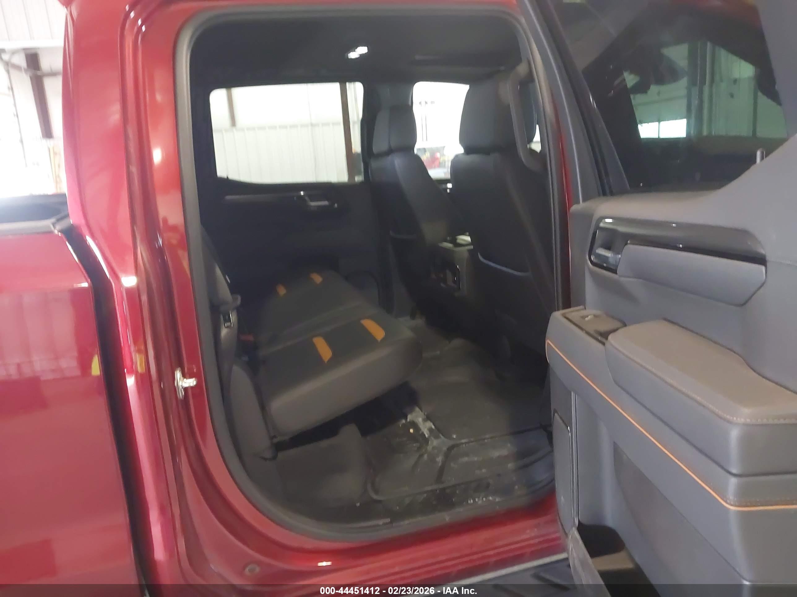 GMC SIERRA image 8
