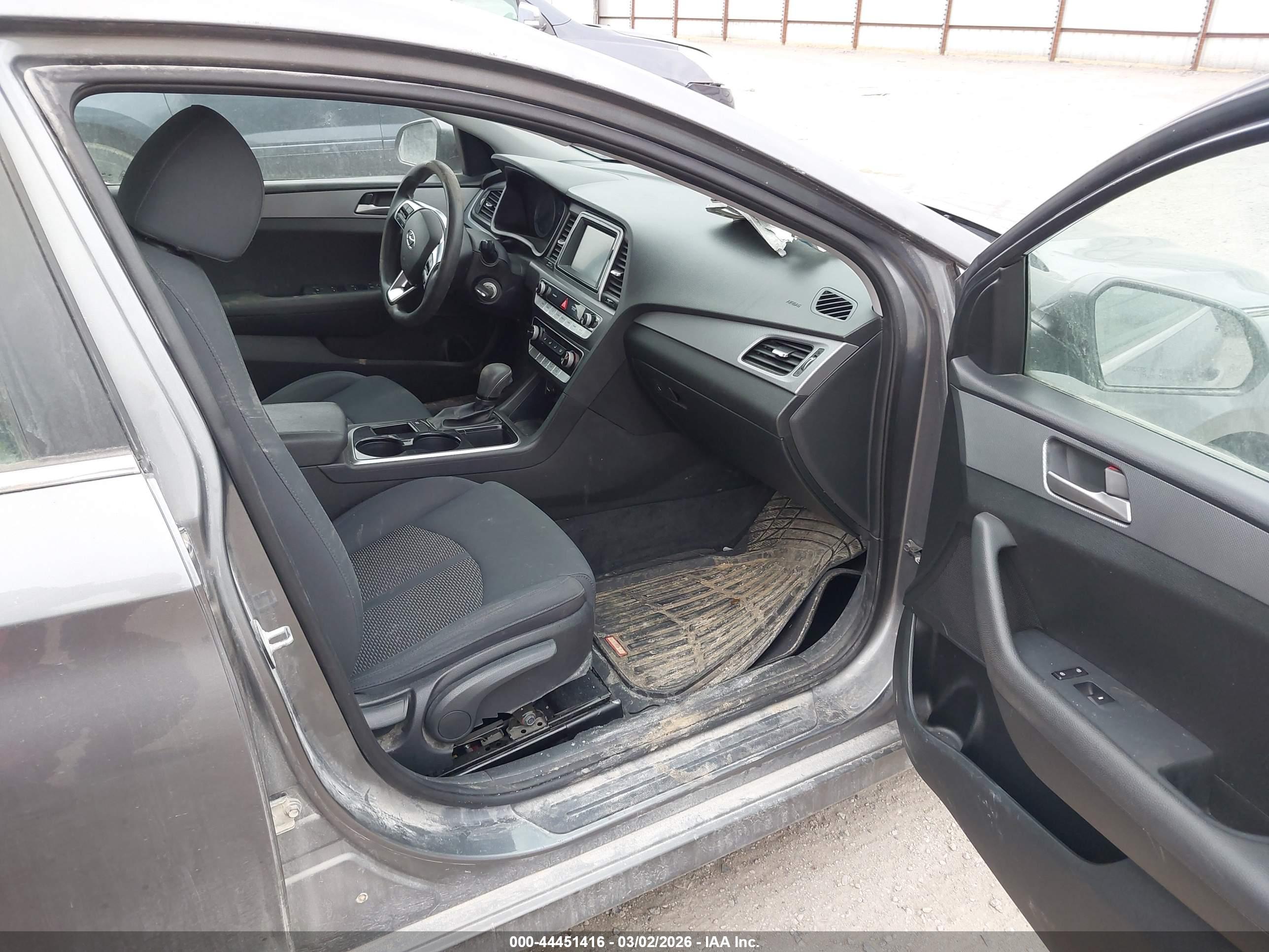 HYUNDAI SONATA image 5