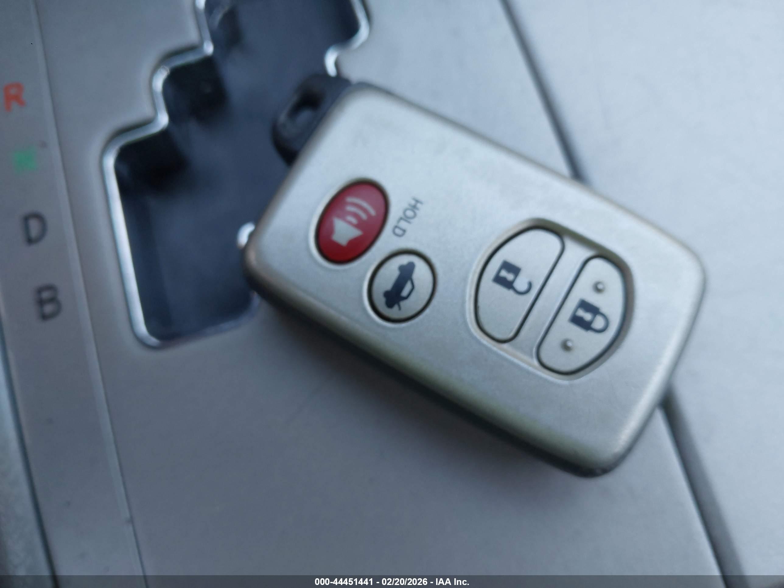 TOYOTA CAMRY image 11