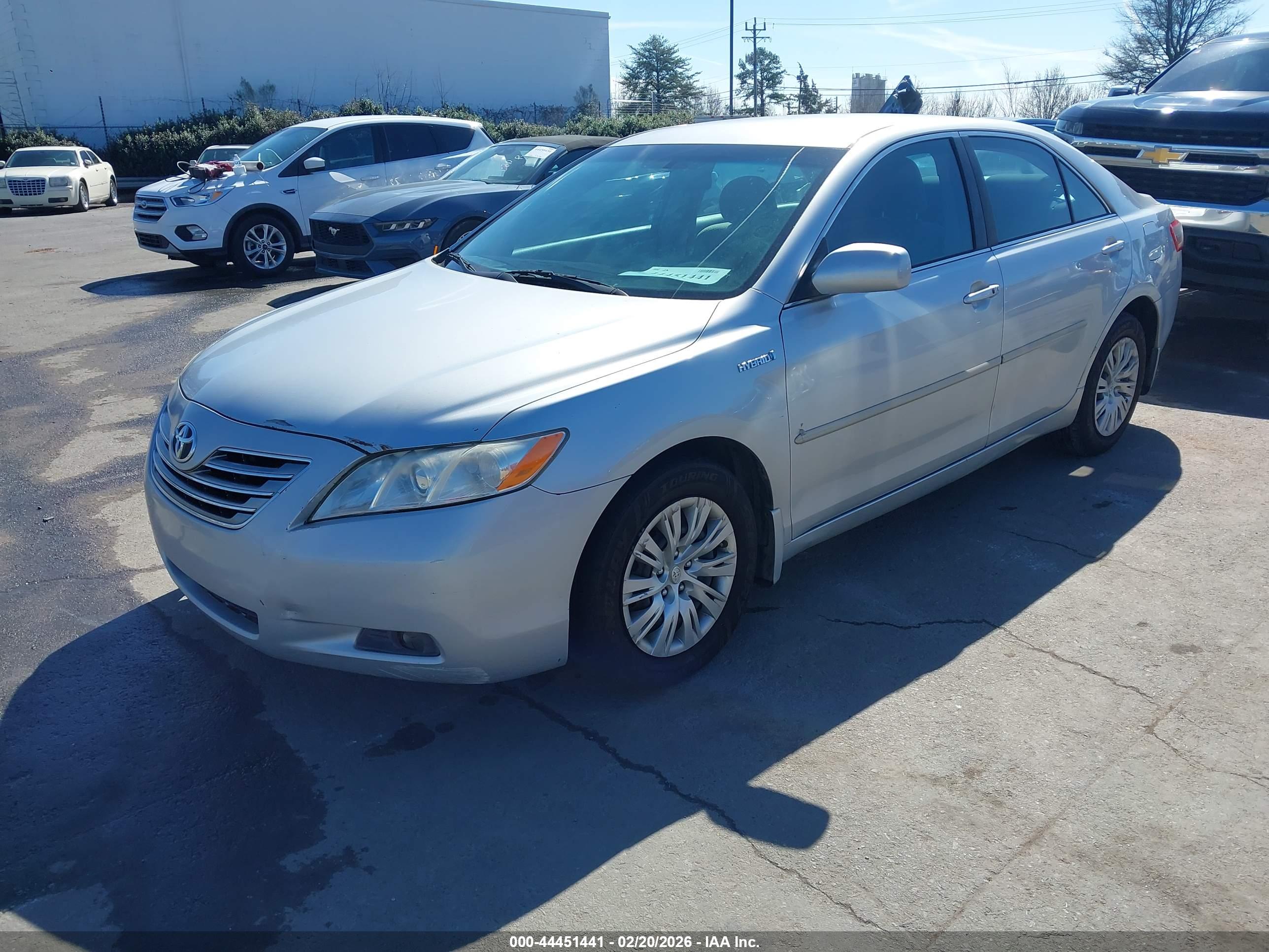 TOYOTA CAMRY image 2