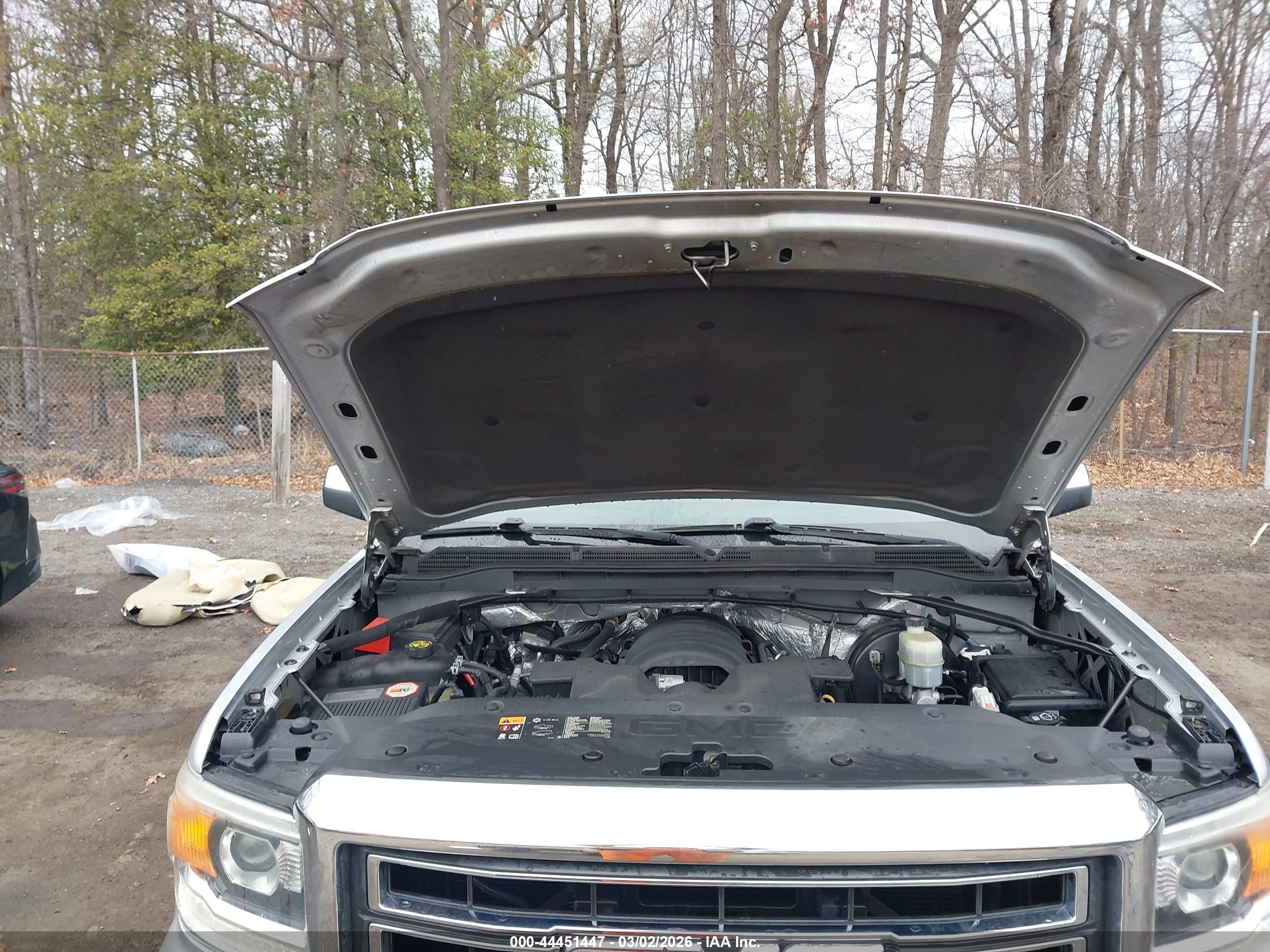 GMC SIERRA image 10