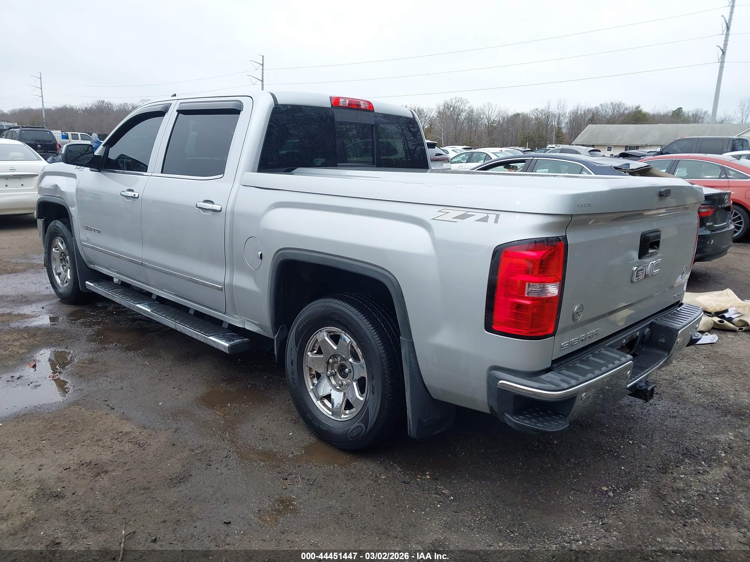GMC SIERRA image 3