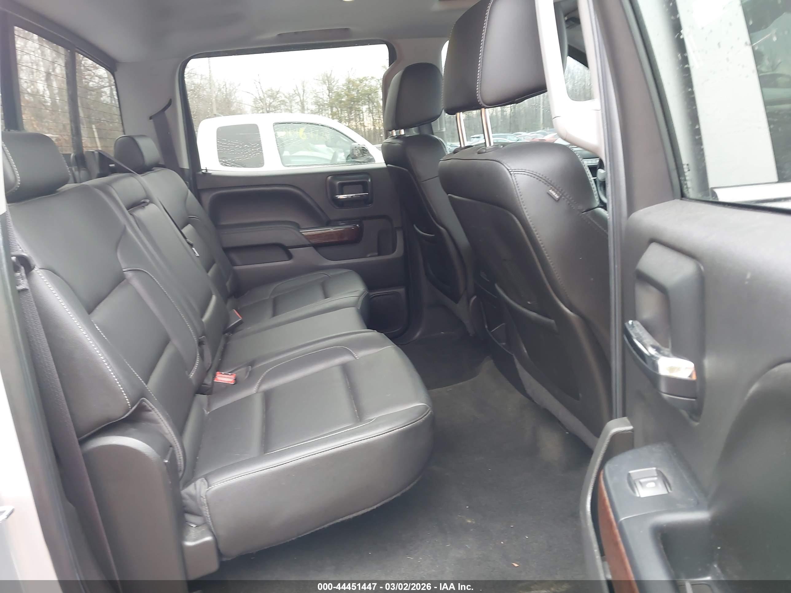 GMC SIERRA image 8