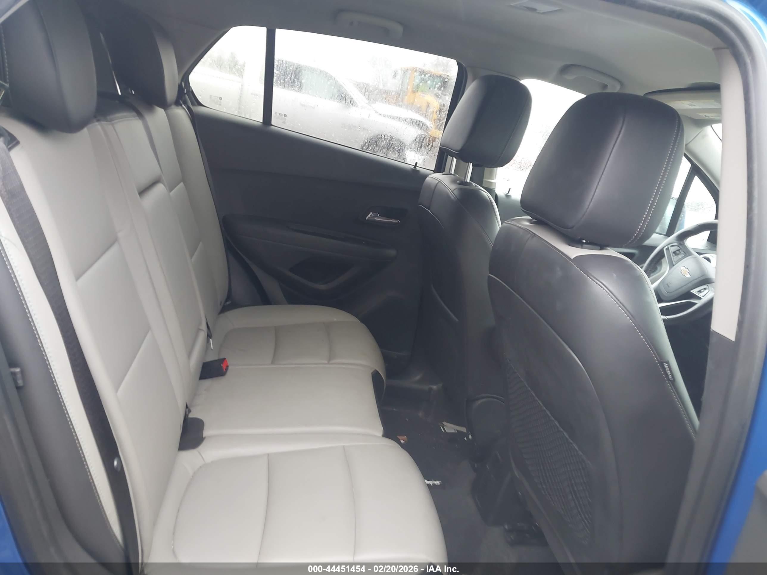 CHEVROLET TRAX image 8