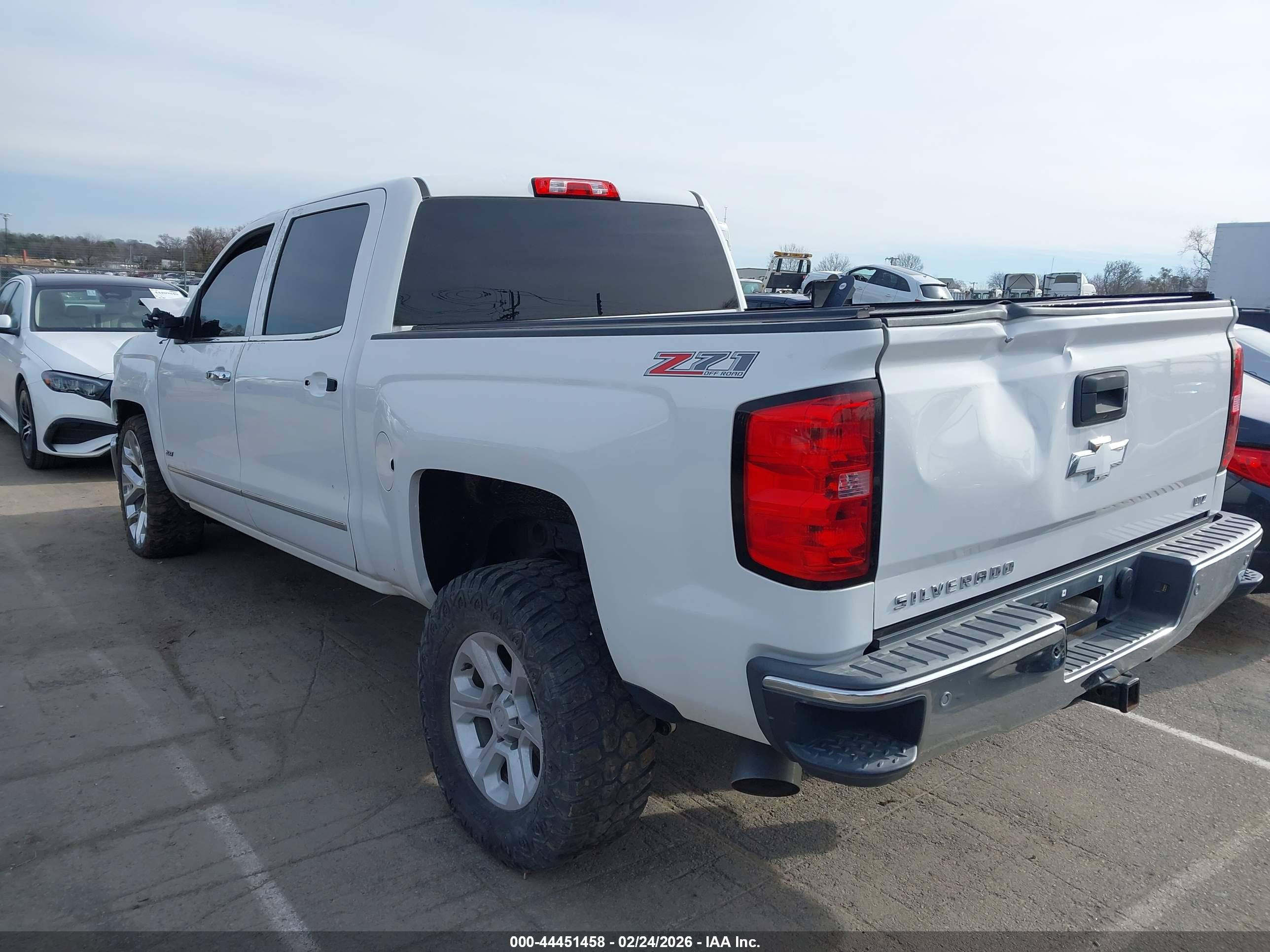 CHEVROLET SILVERADO image 3