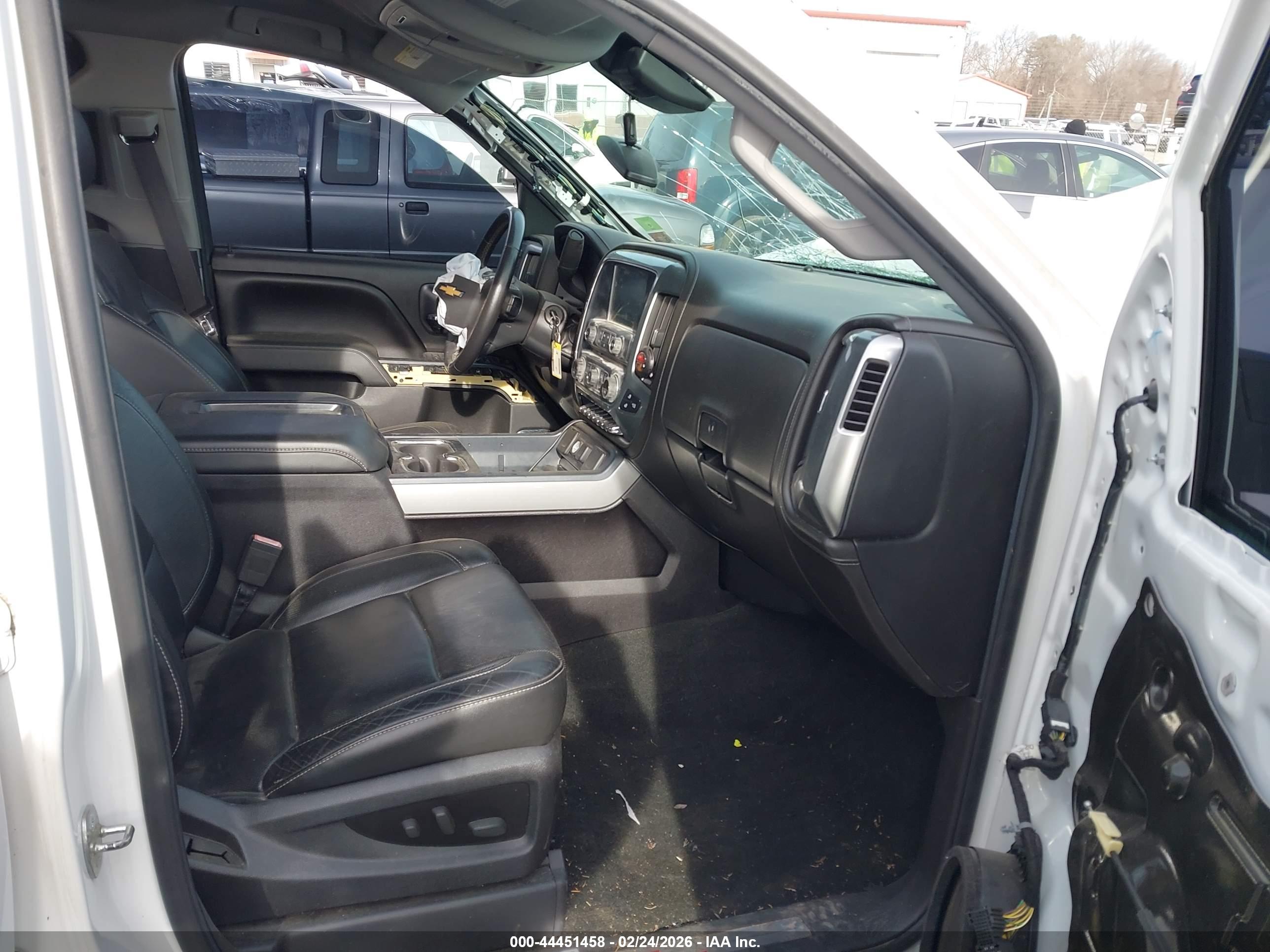 CHEVROLET SILVERADO image 5