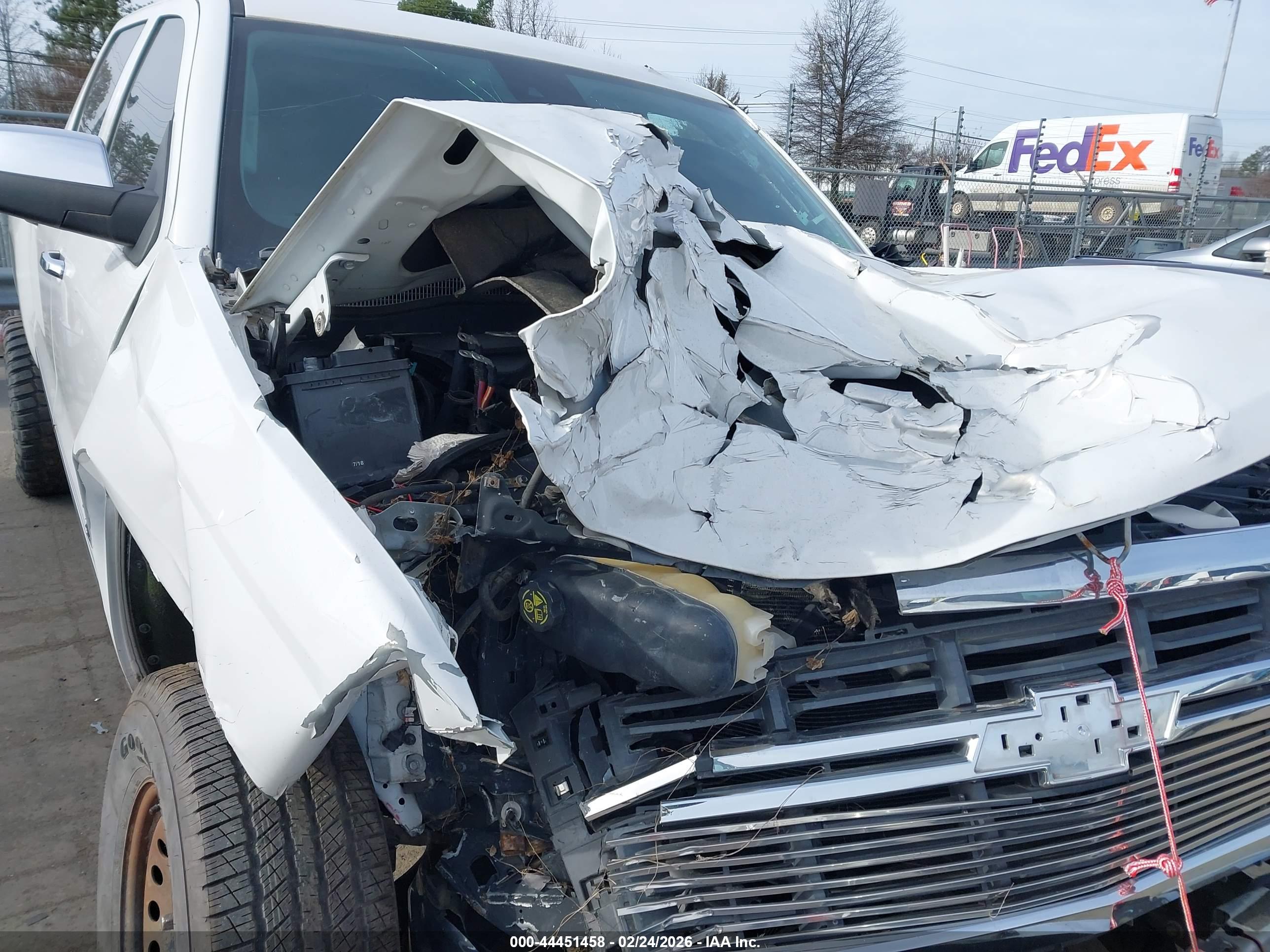 CHEVROLET SILVERADO image 6