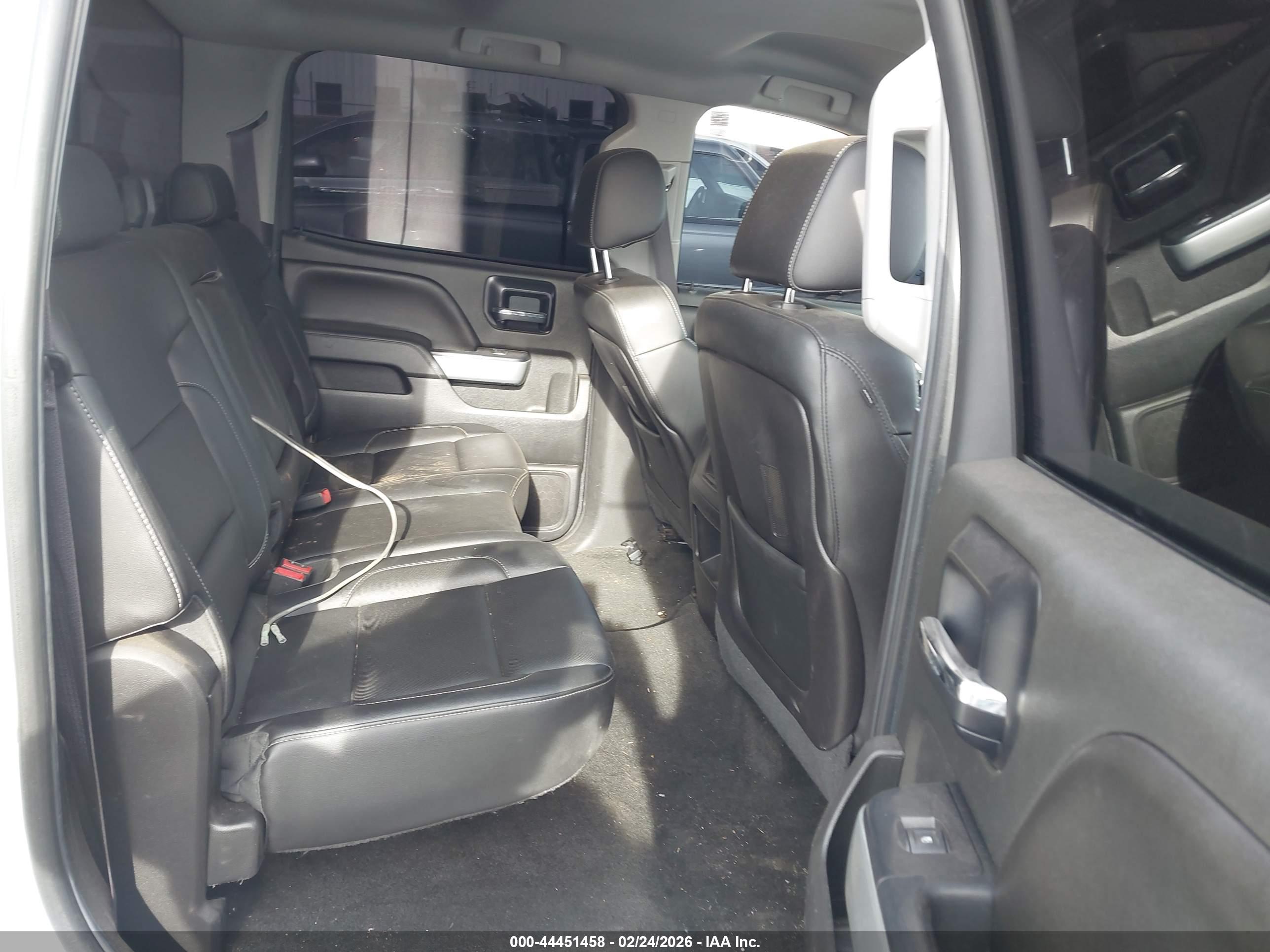 CHEVROLET SILVERADO image 8