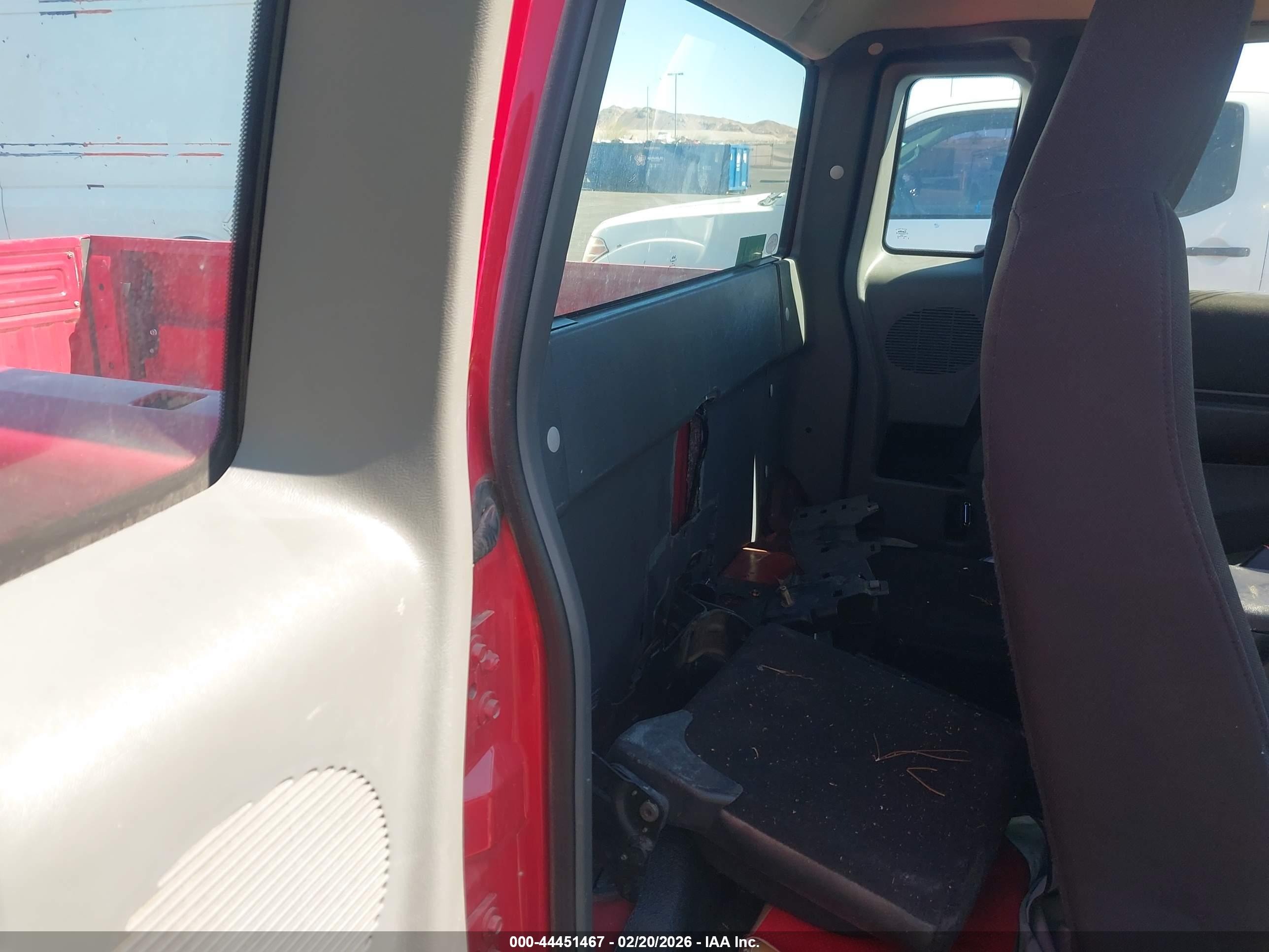FORD RANGER image 8