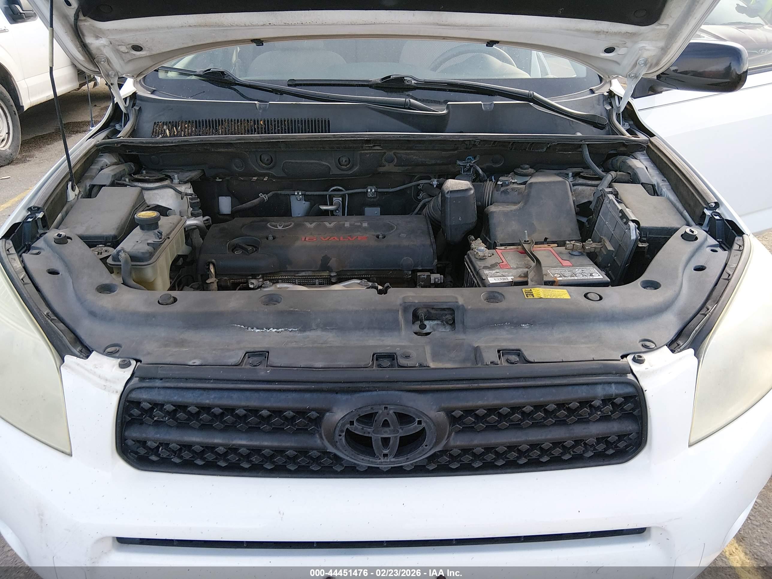 TOYOTA RAV4 image 10