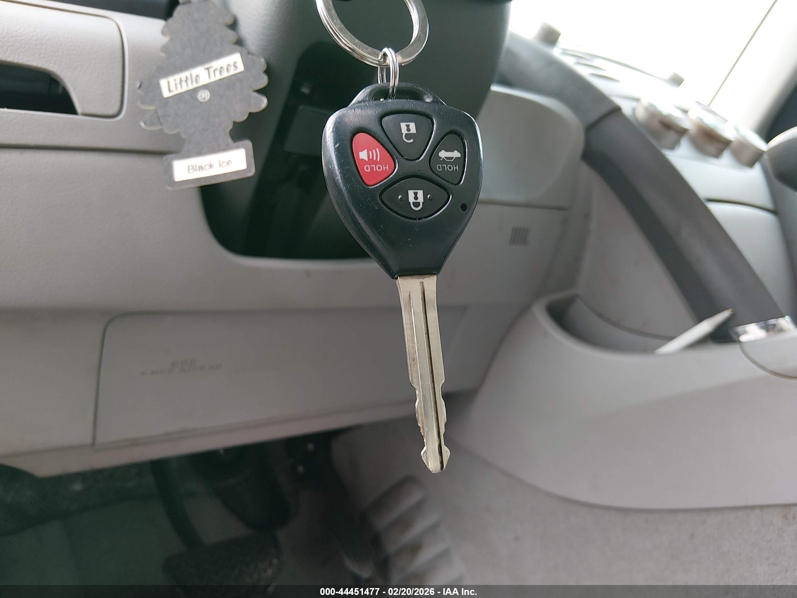 TOYOTA CAMRY image 11