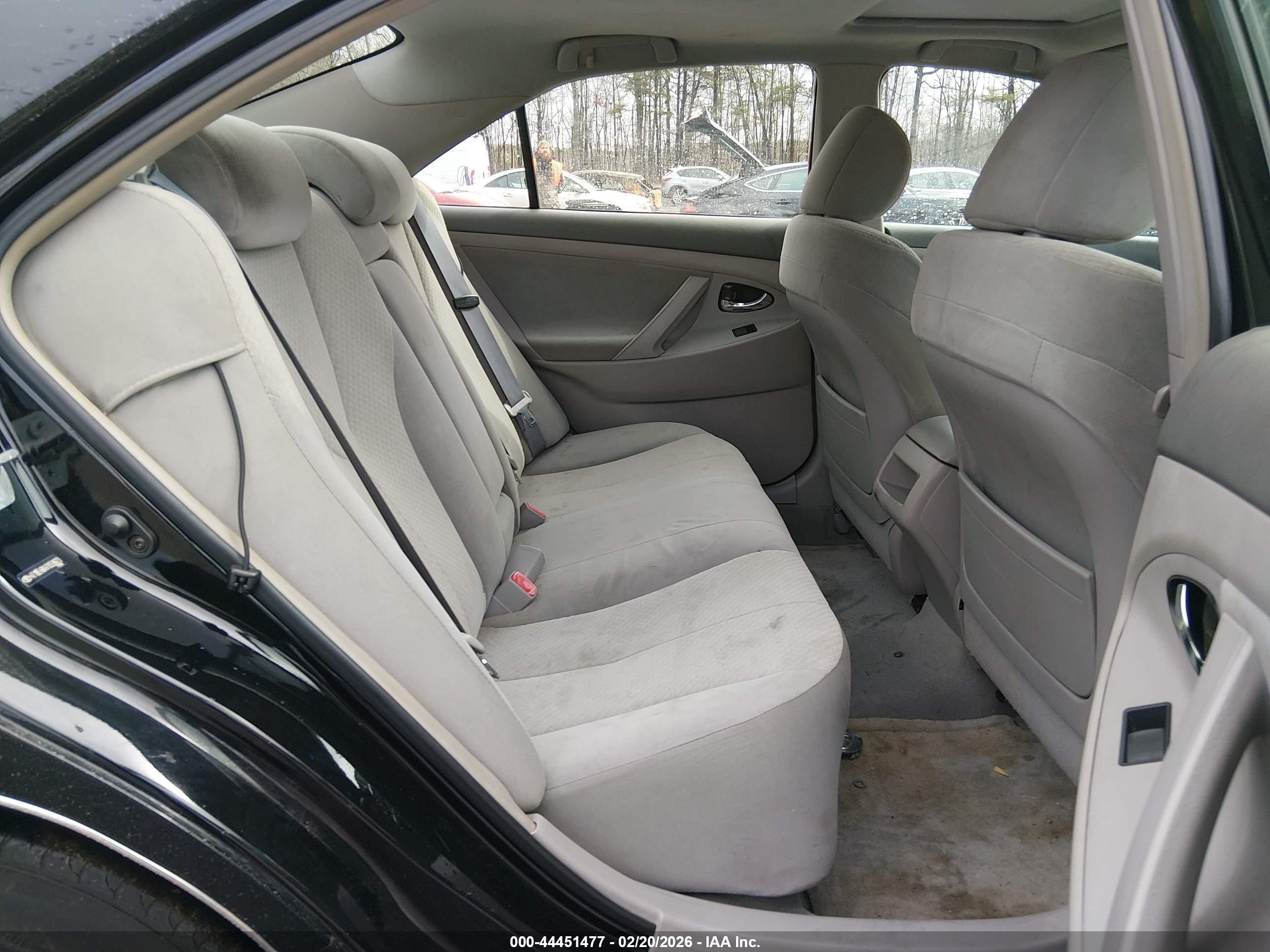 TOYOTA CAMRY image 8