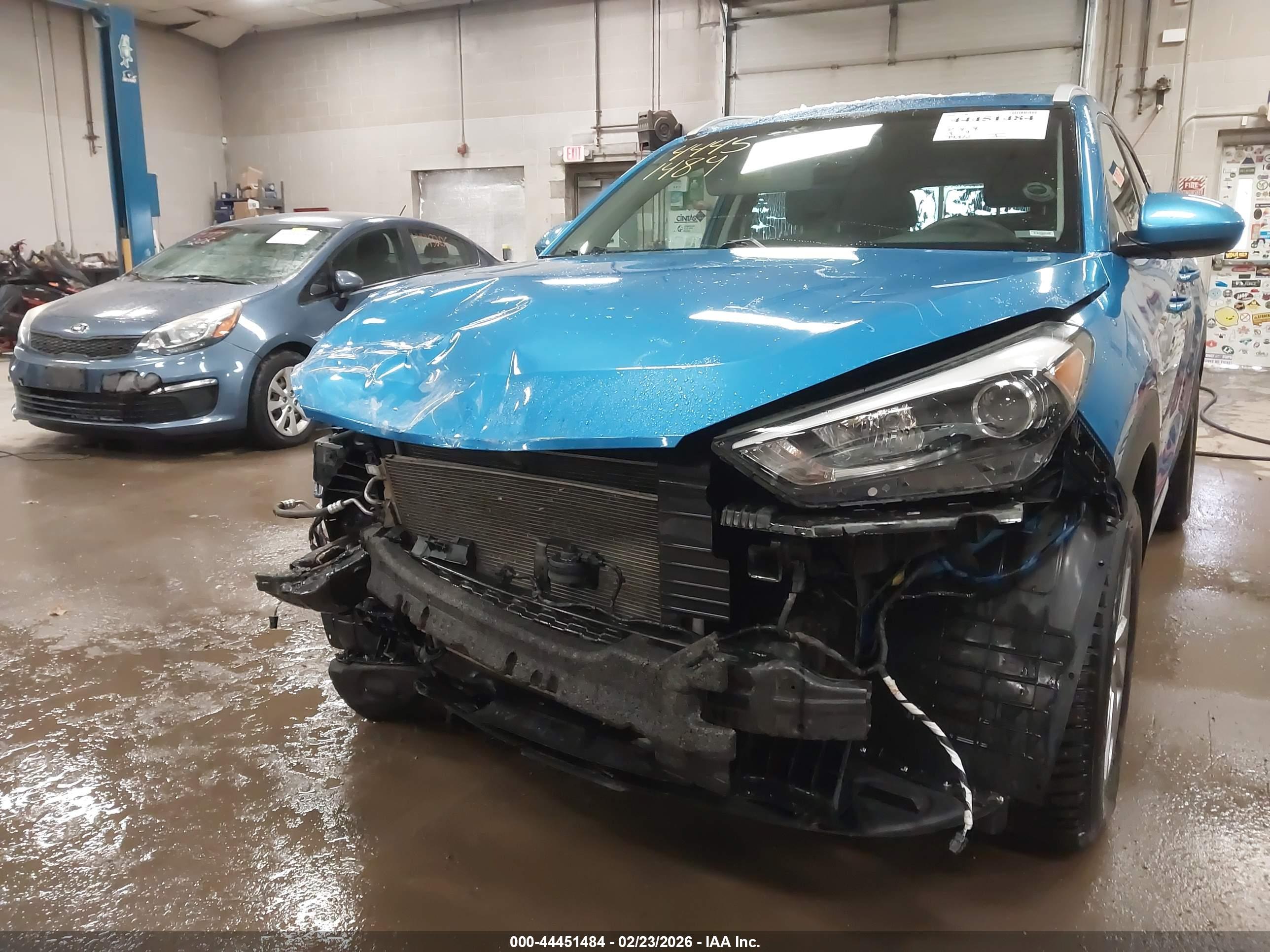 HYUNDAI TUCSON image 6