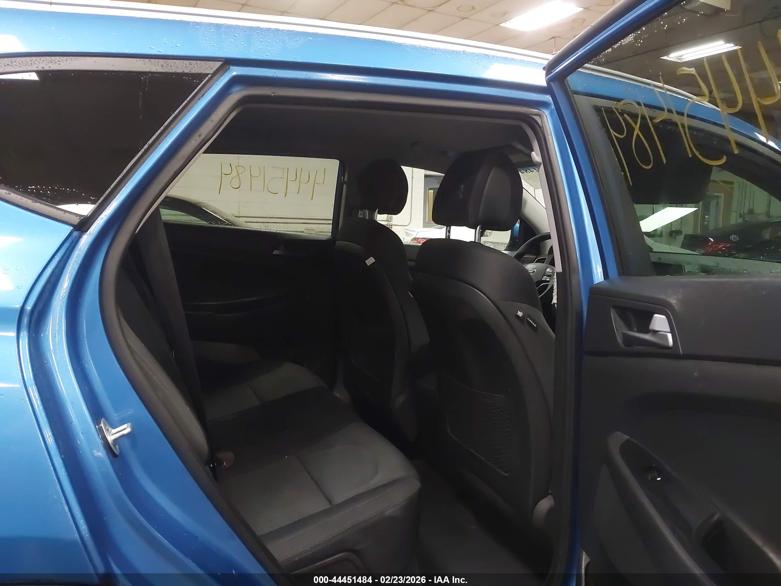 HYUNDAI TUCSON image 8