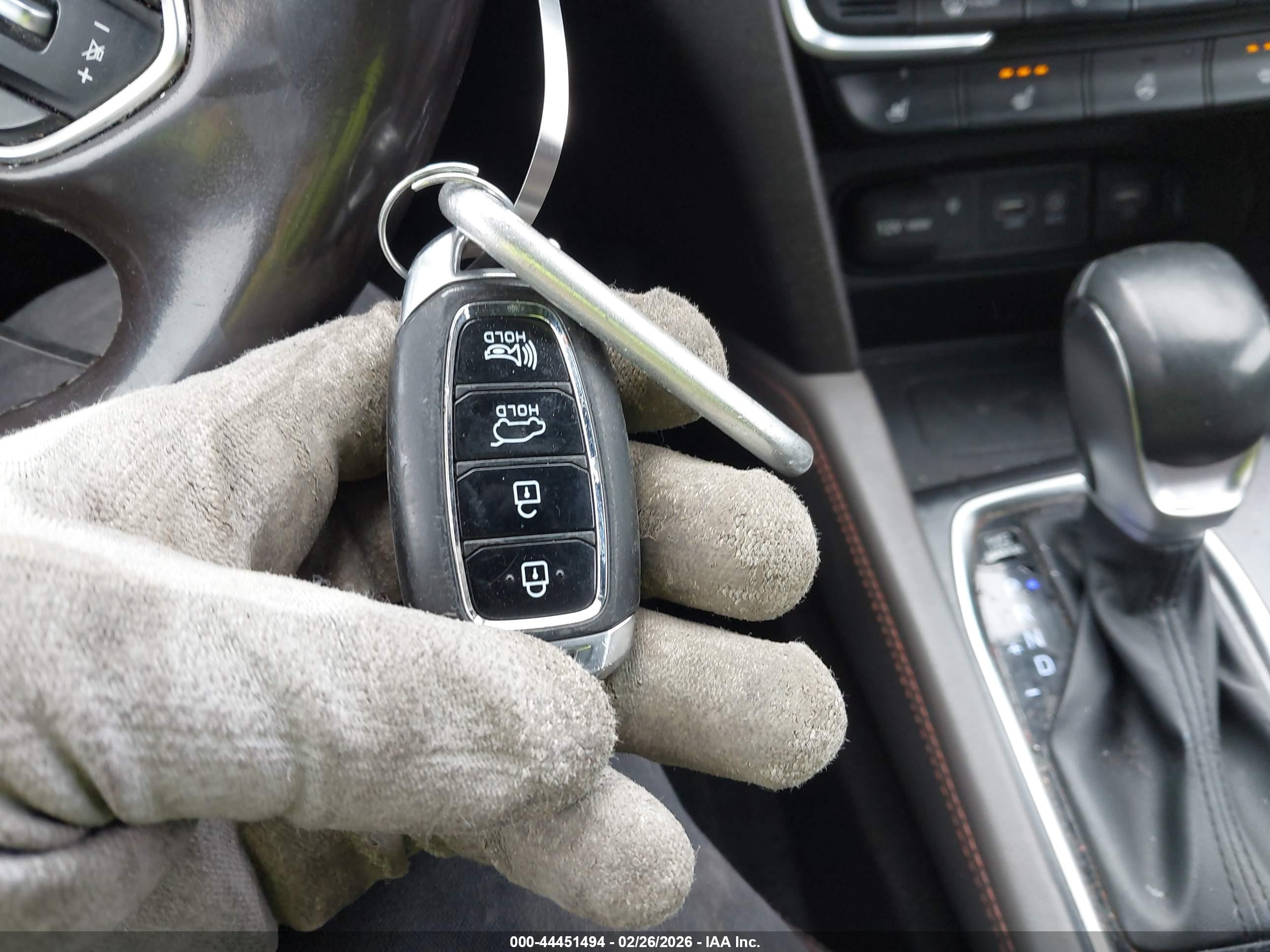 HYUNDAI SANTA image 11